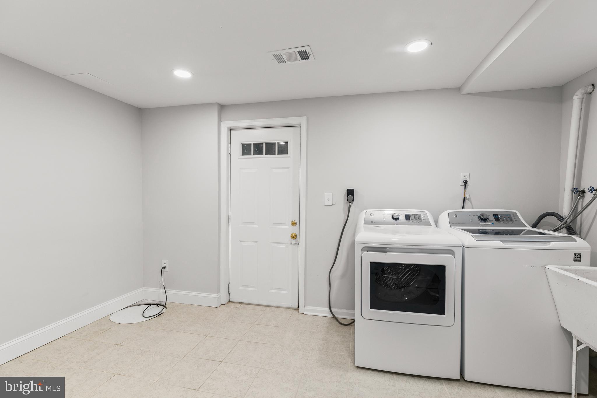 804 RANDOLPH ST #BASEMENT