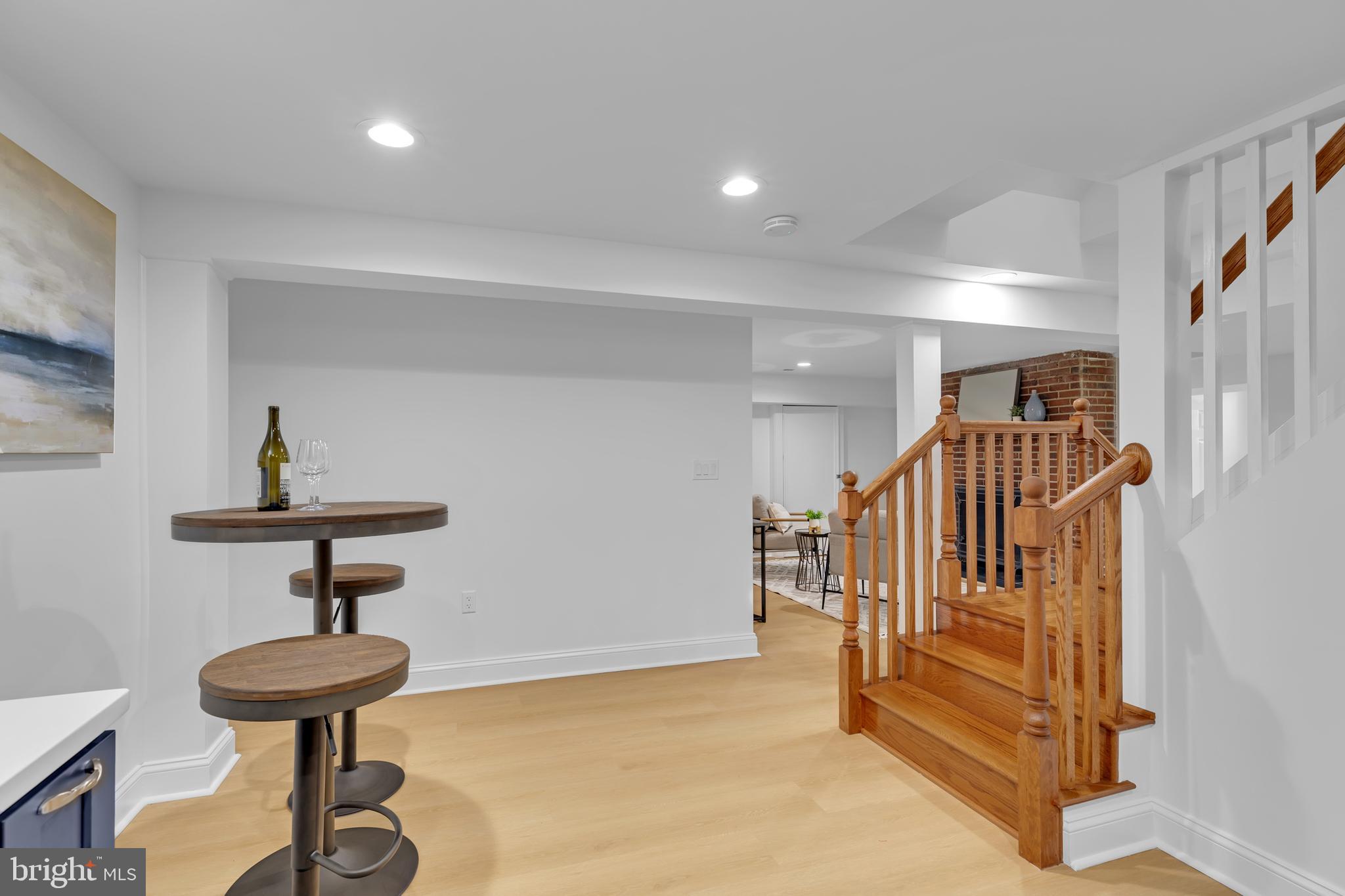 3805 CAROLYN AVENUE