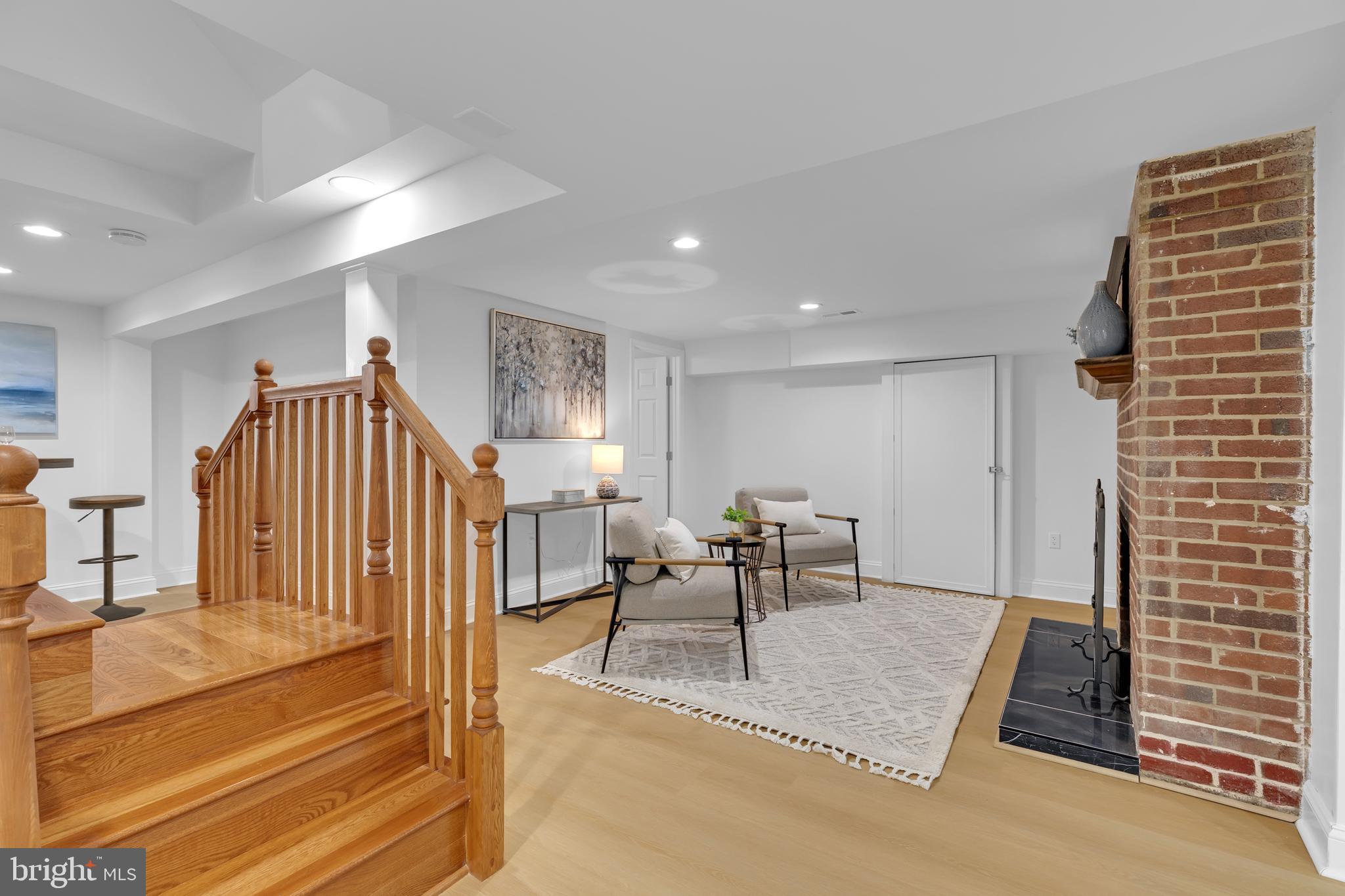 3805 CAROLYN AVENUE