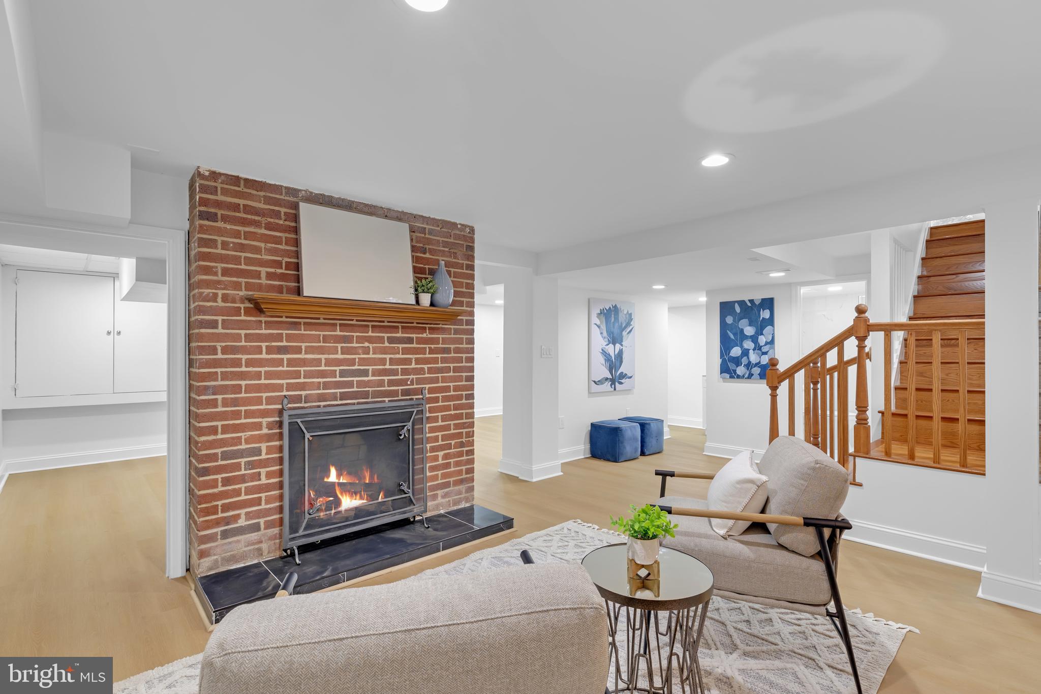 3805 CAROLYN AVENUE