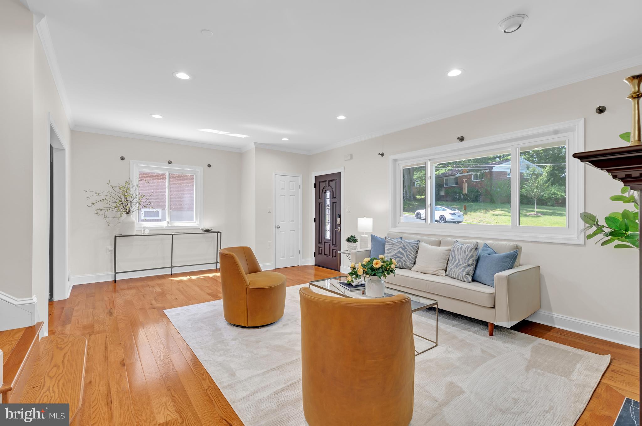 3805 CAROLYN AVENUE
