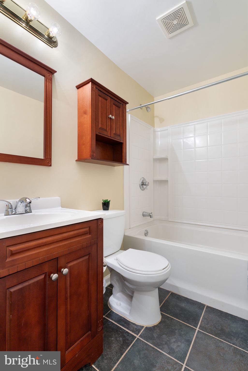257 Hidden Creek Ln