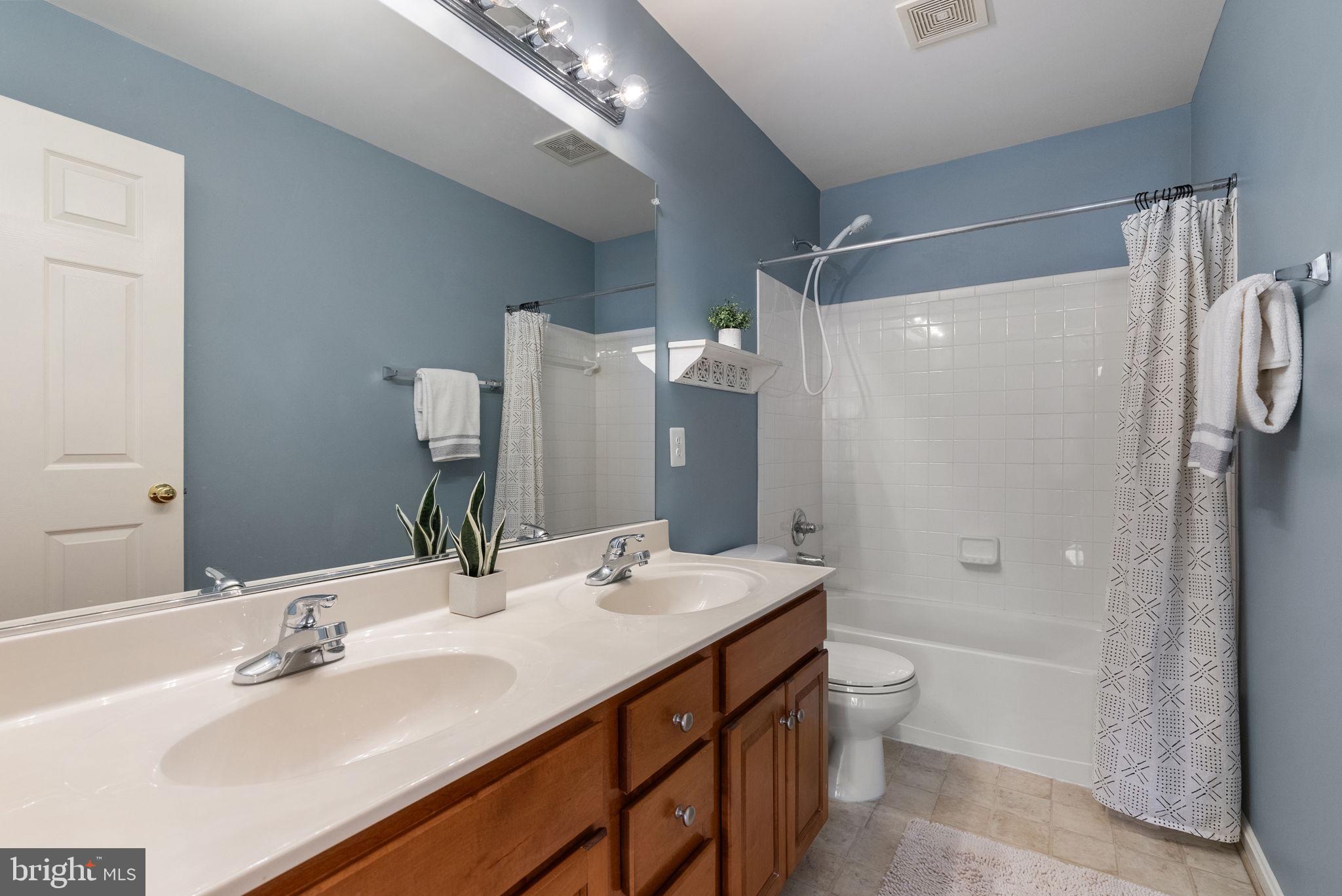 257 Hidden Creek Ln