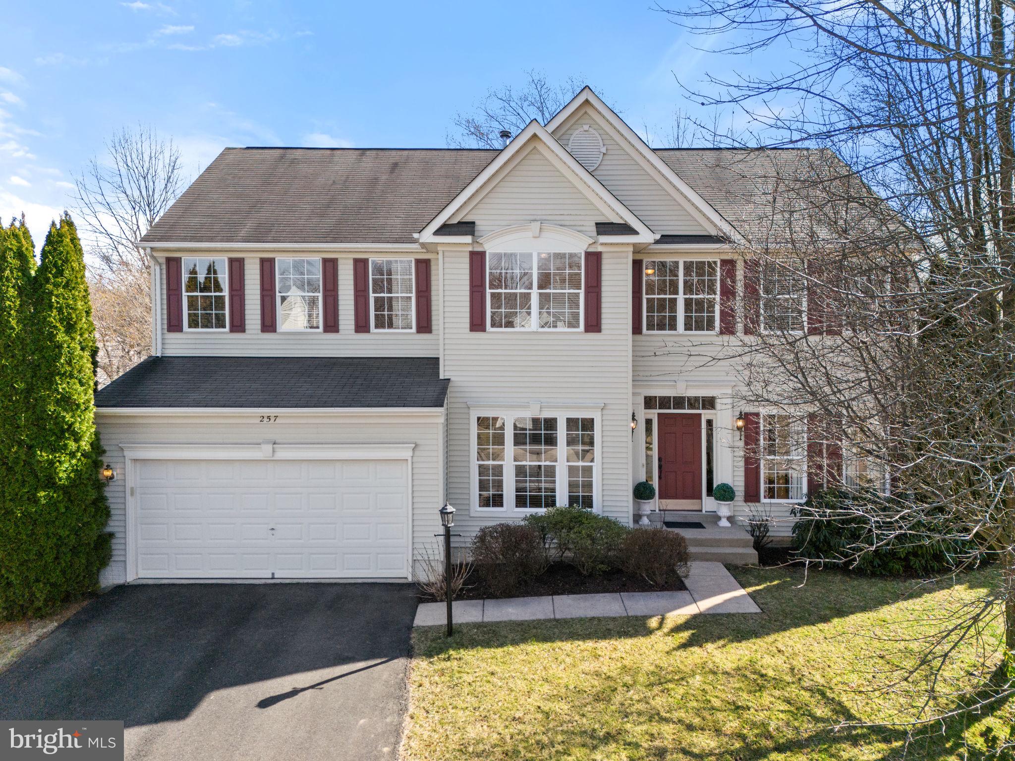 257 Hidden Creek Ln