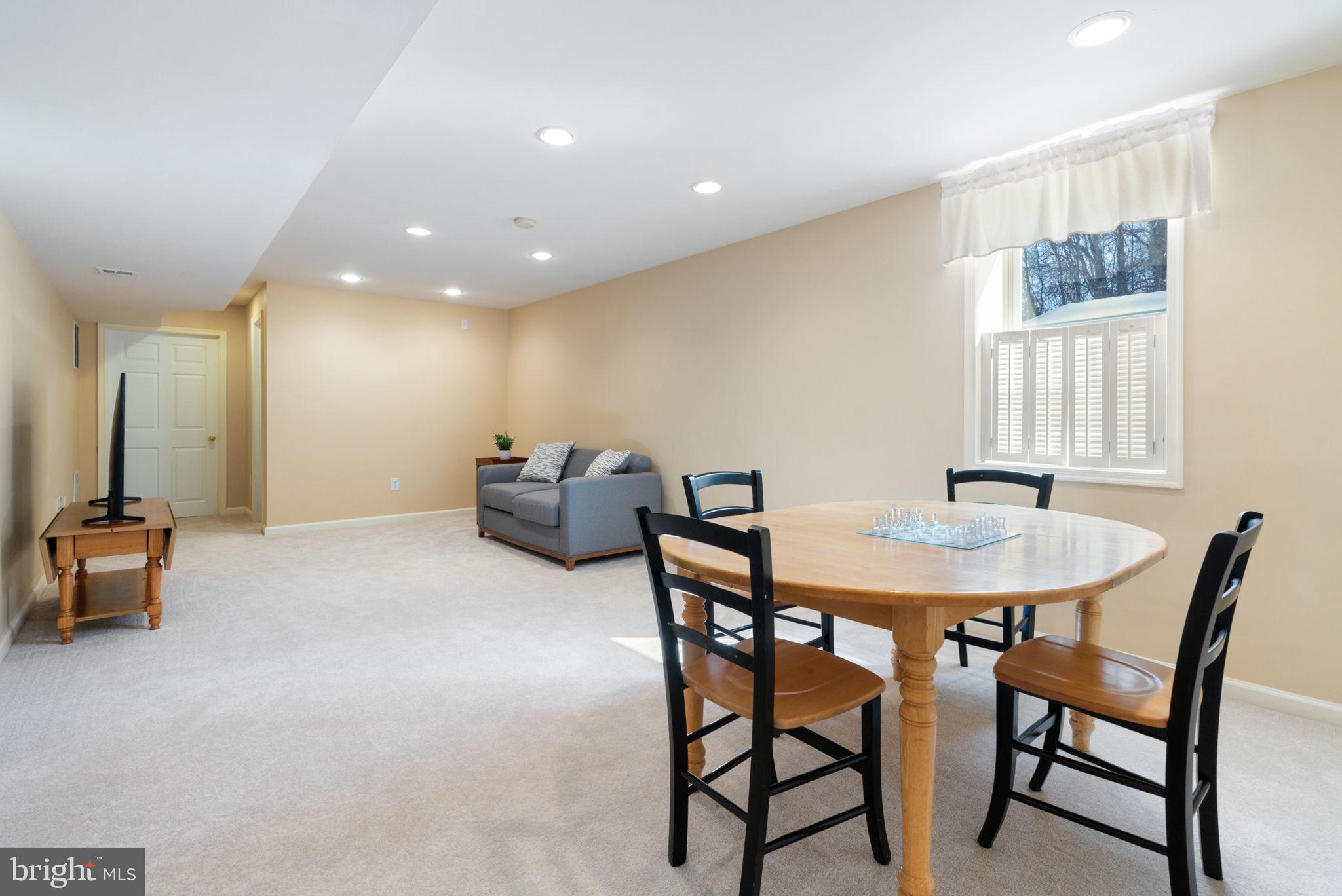 257 Hidden Creek Ln