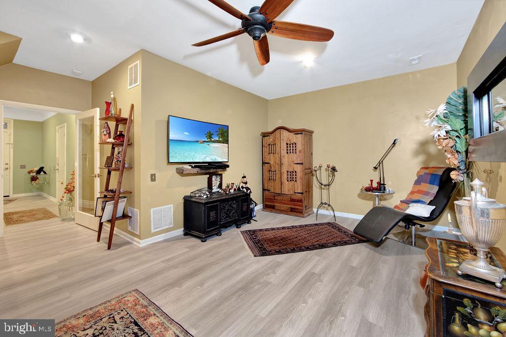 1113 Cypress Tree Pl