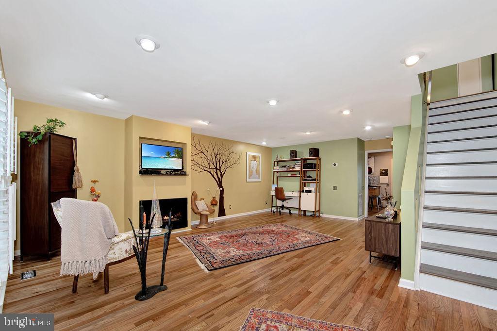 1113 Cypress Tree Pl