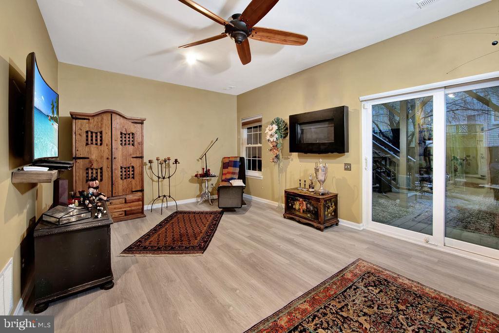 1113 Cypress Tree Pl