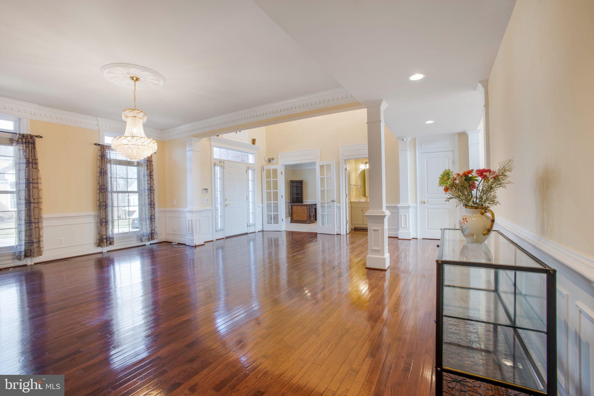 8917 Rhododendron Cir