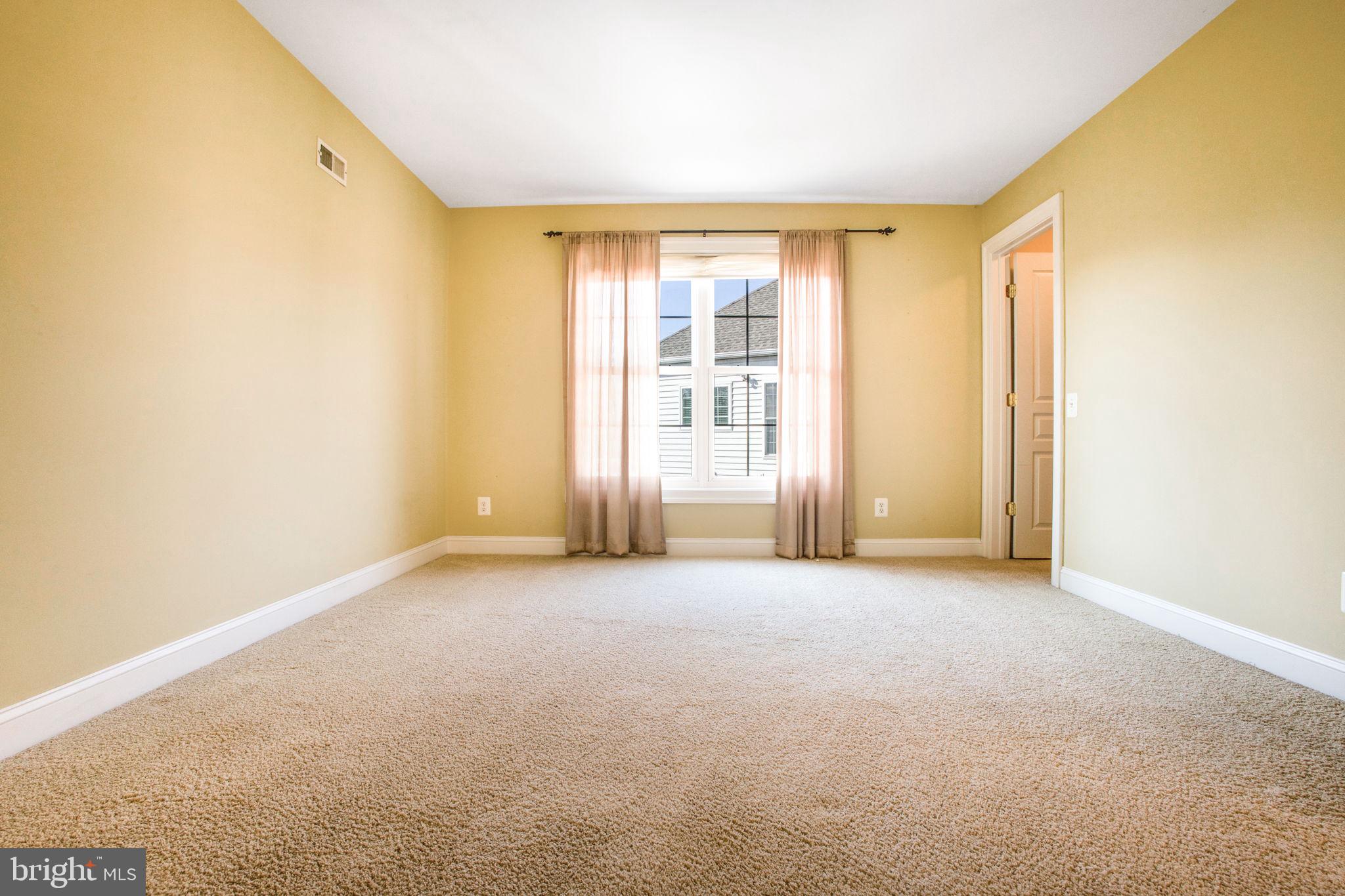 8917 Rhododendron Cir