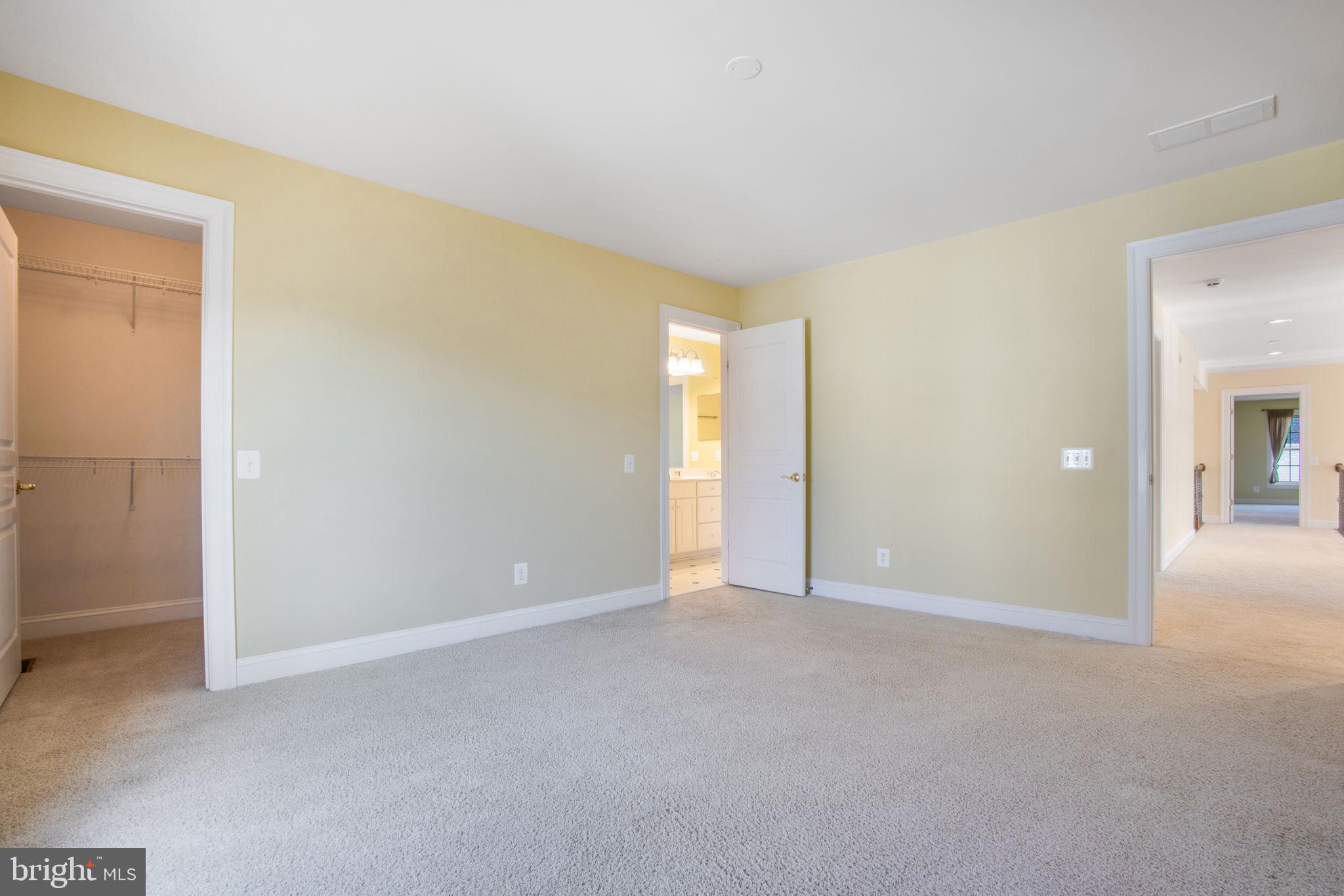 8917 Rhododendron Cir