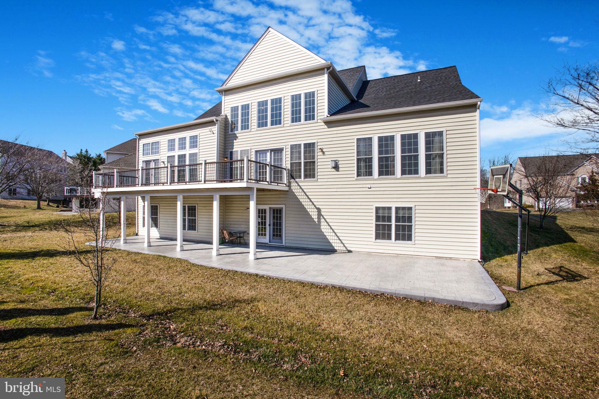 8917 Rhododendron Cir