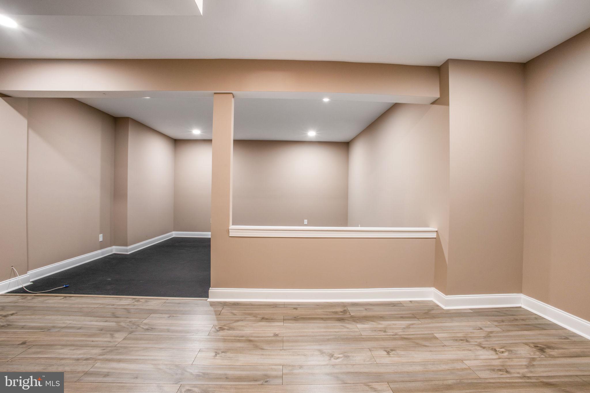 8917 Rhododendron Cir