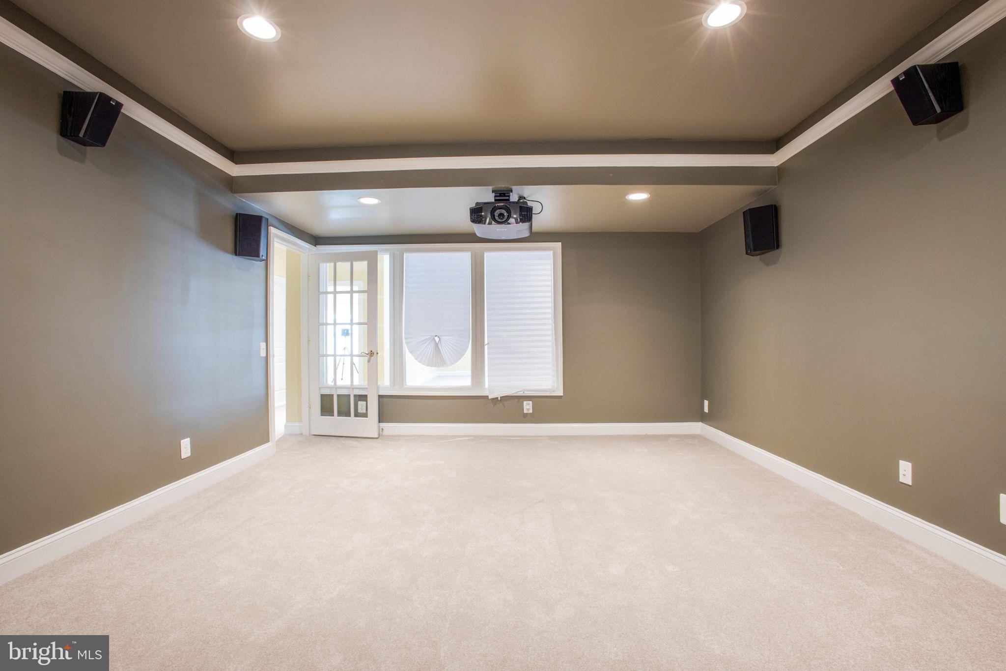 8917 Rhododendron Cir