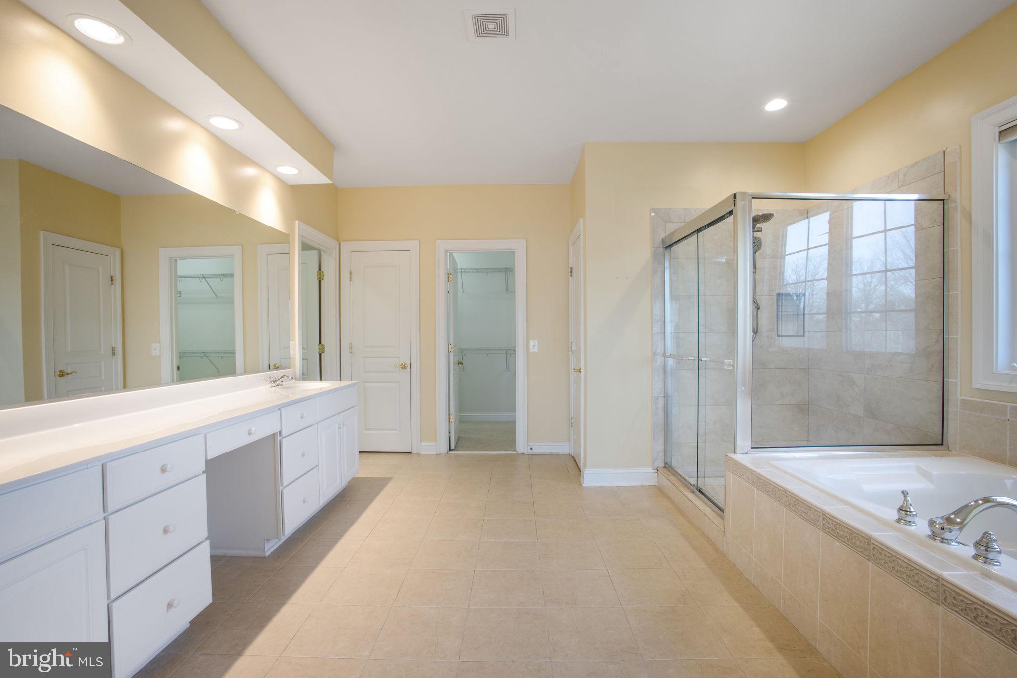 8917 Rhododendron Cir