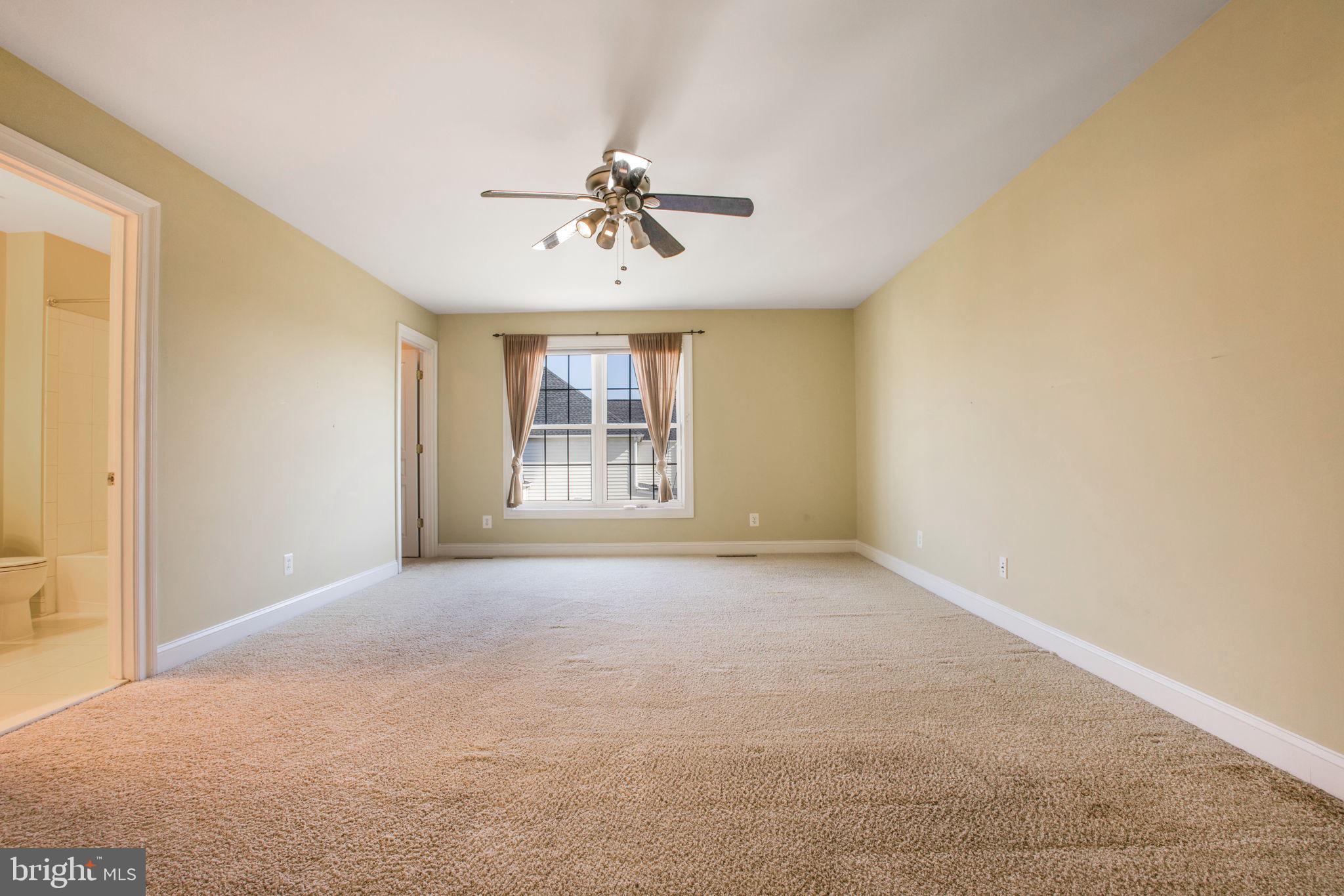 8917 Rhododendron Cir