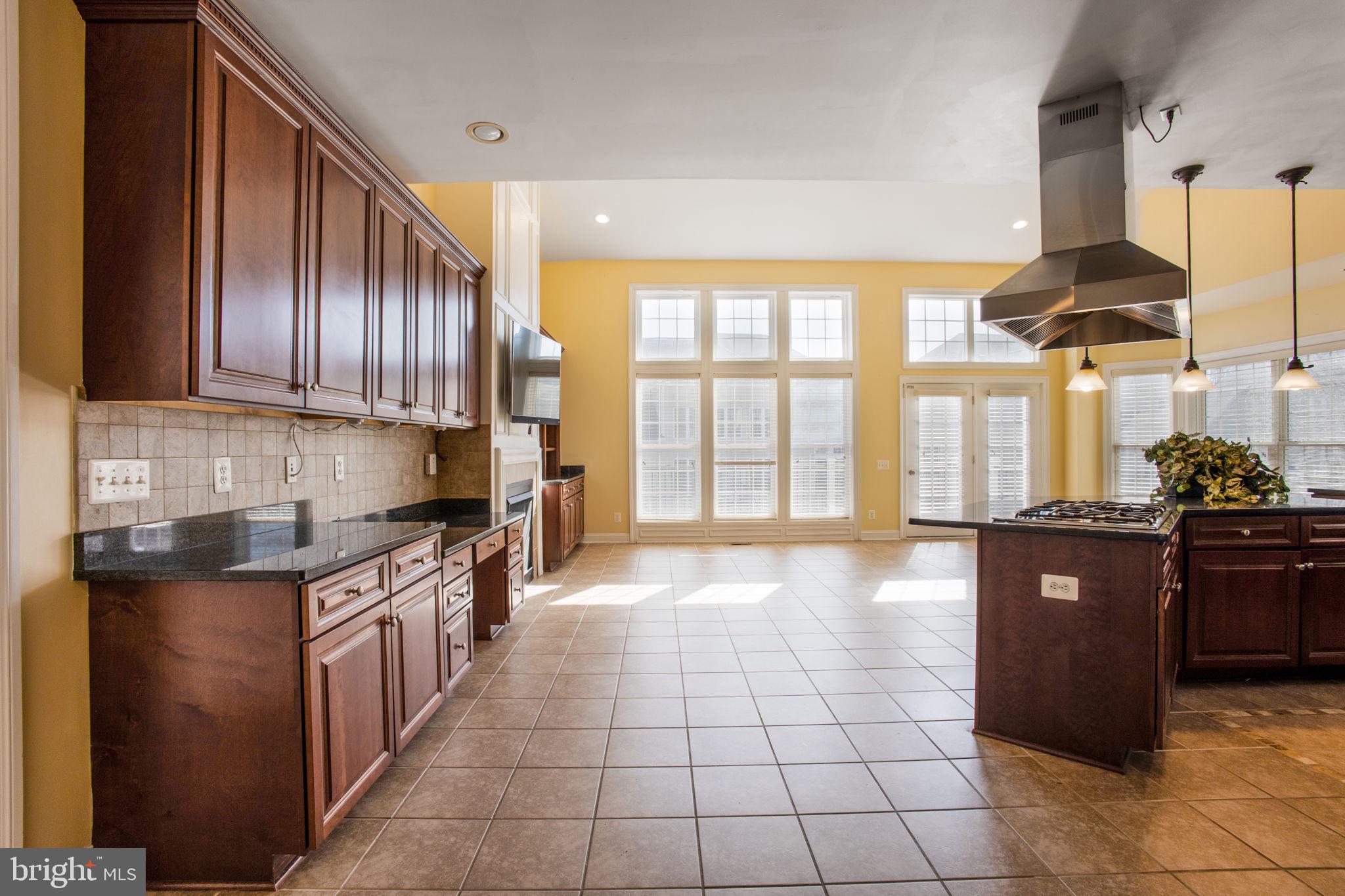 8917 Rhododendron Cir