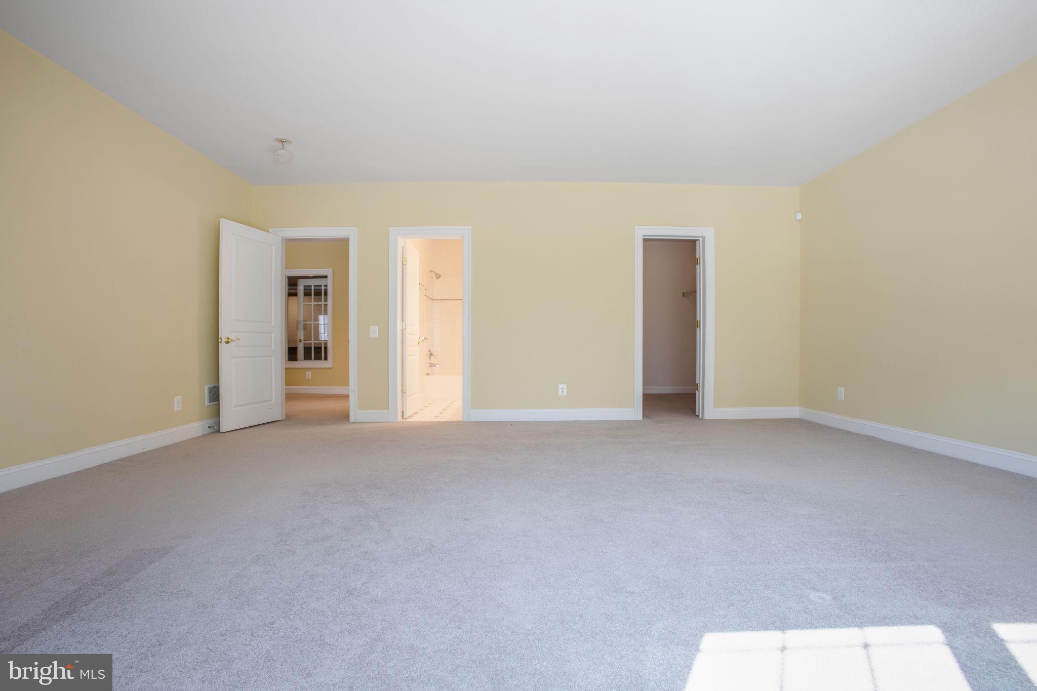 8917 Rhododendron Cir