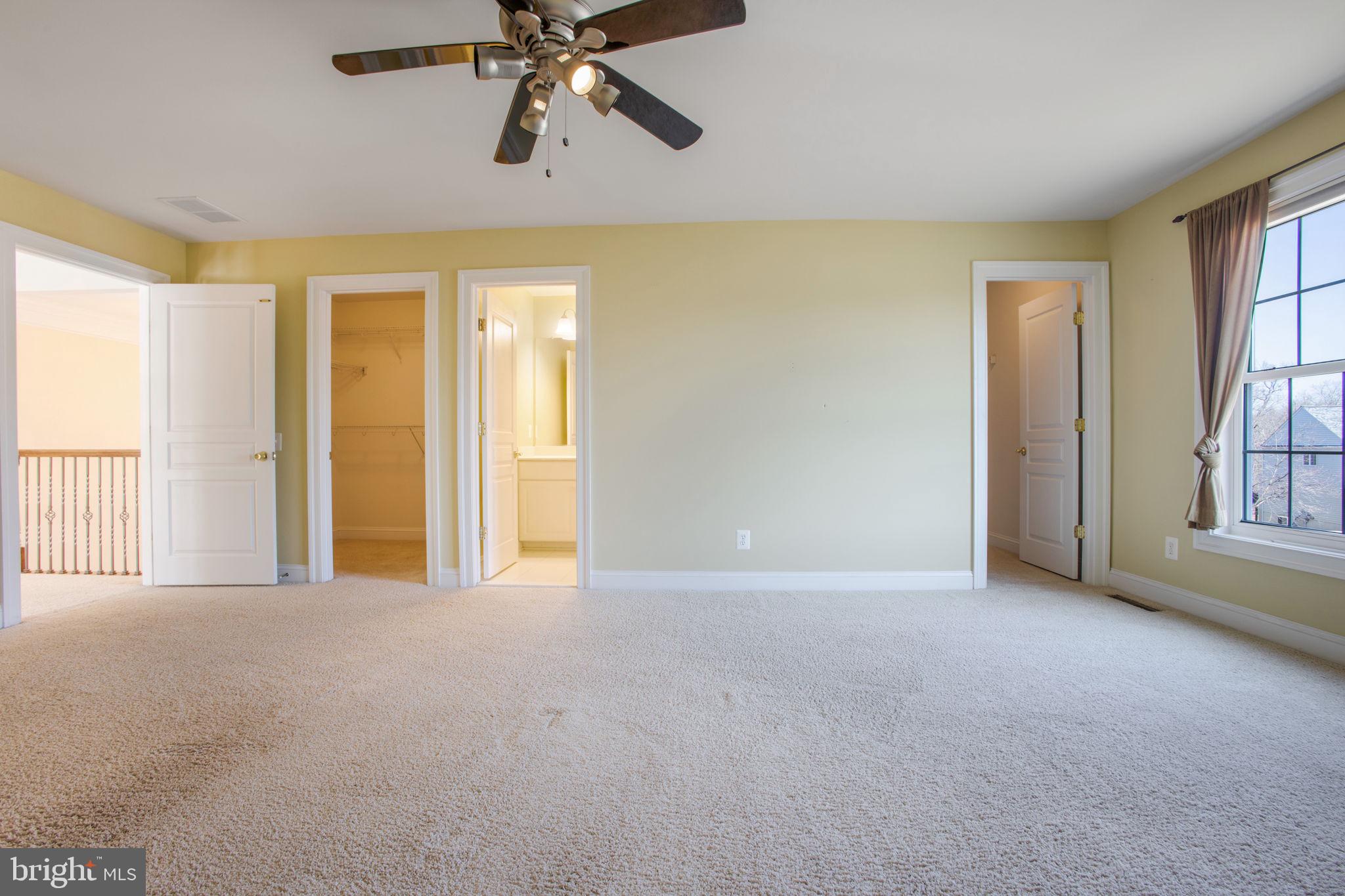 8917 Rhododendron Cir