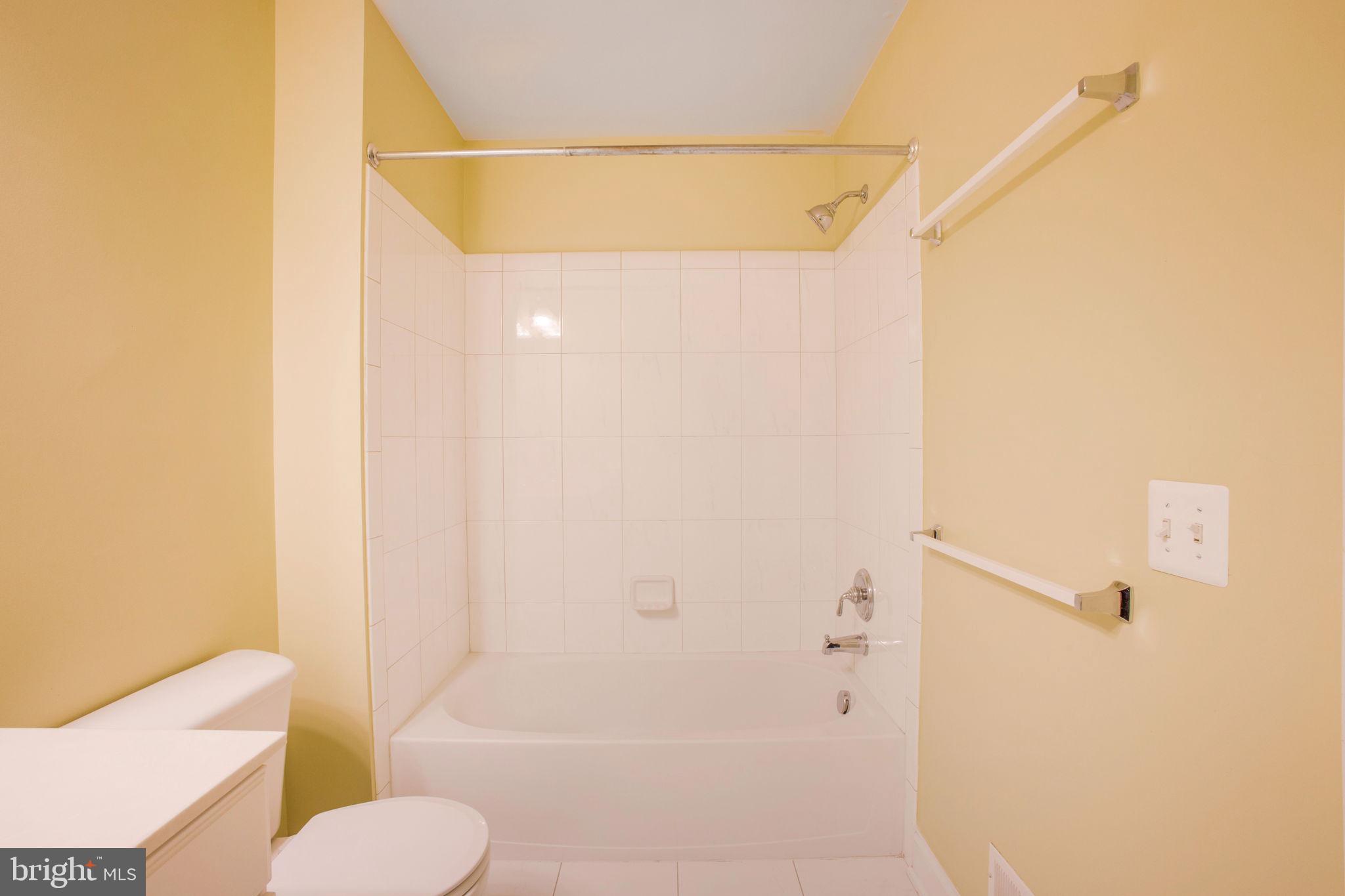 8917 Rhododendron Cir