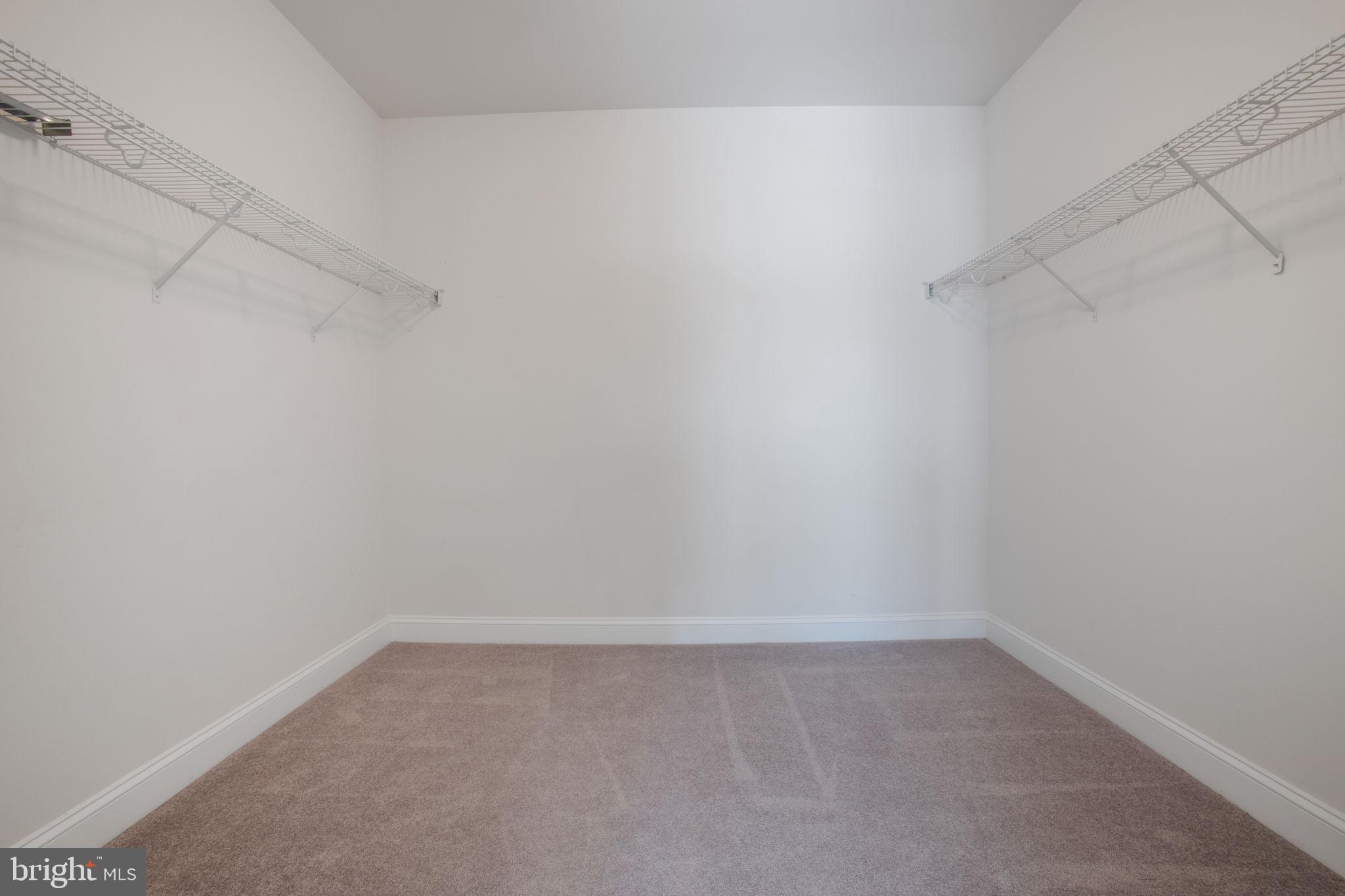 8917 Rhododendron Cir