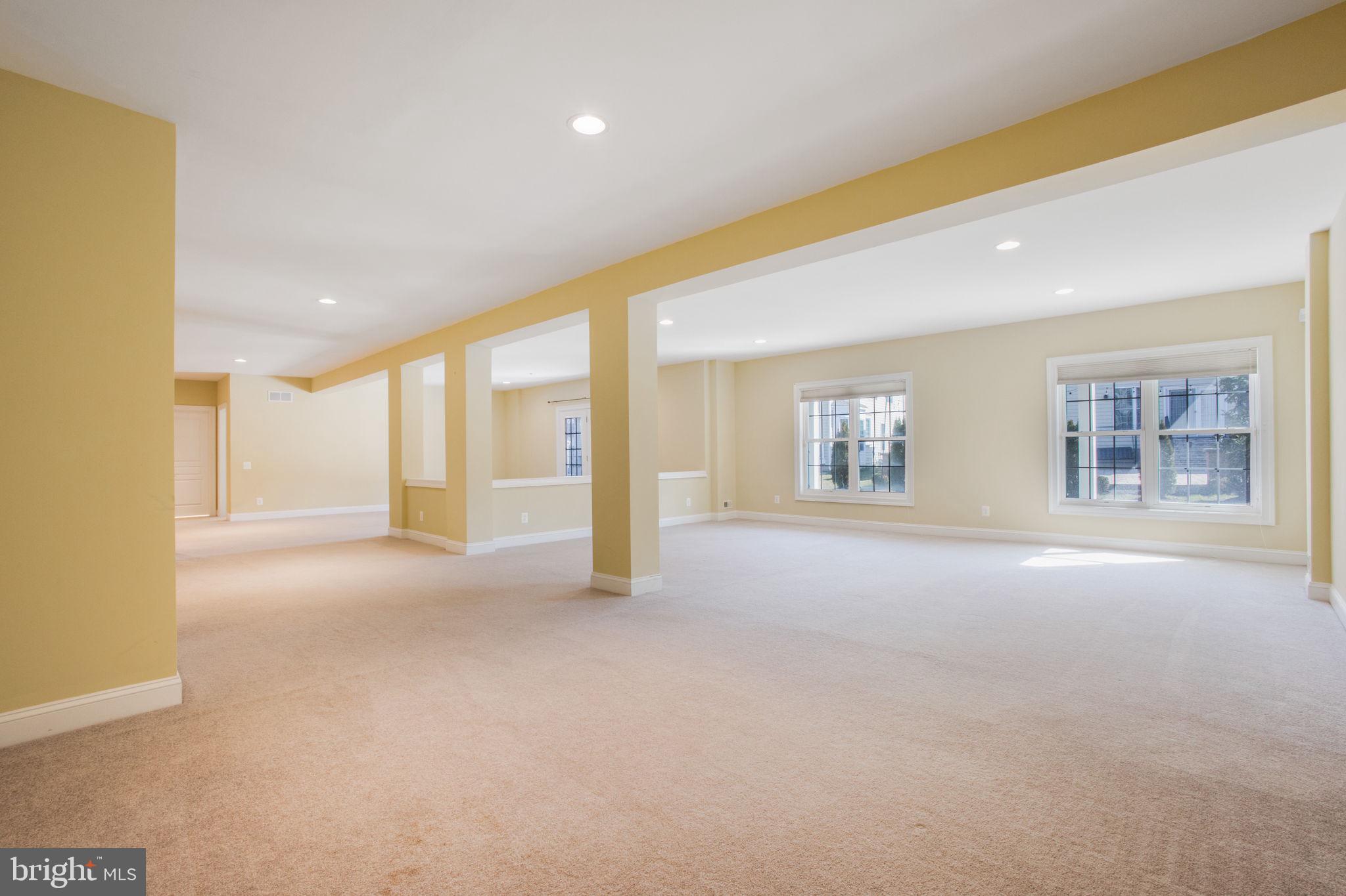 8917 Rhododendron Cir