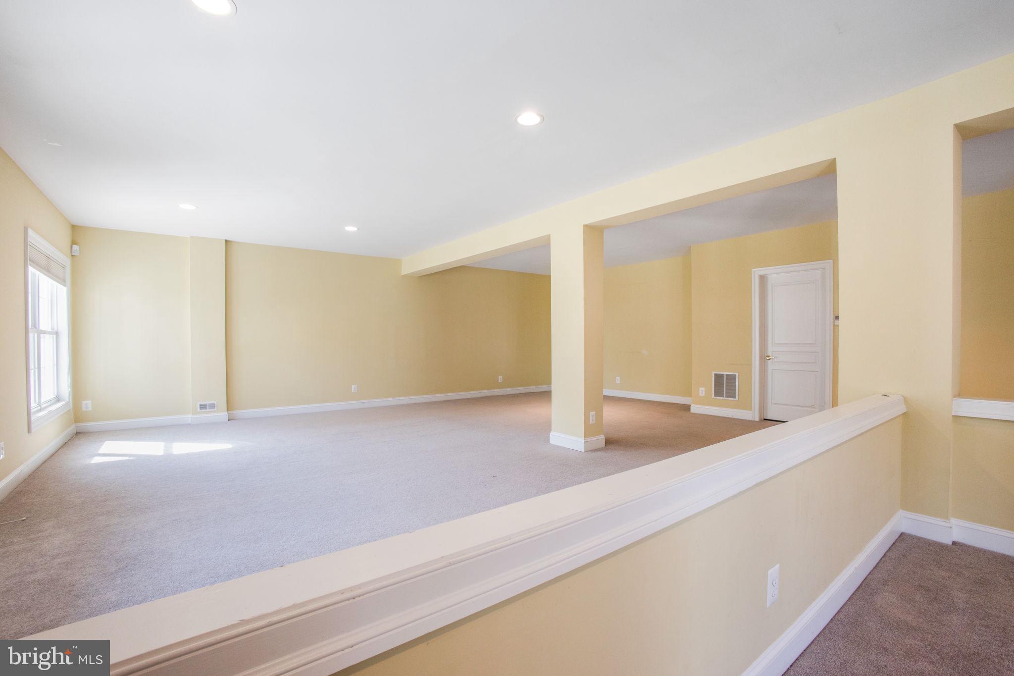 8917 Rhododendron Cir