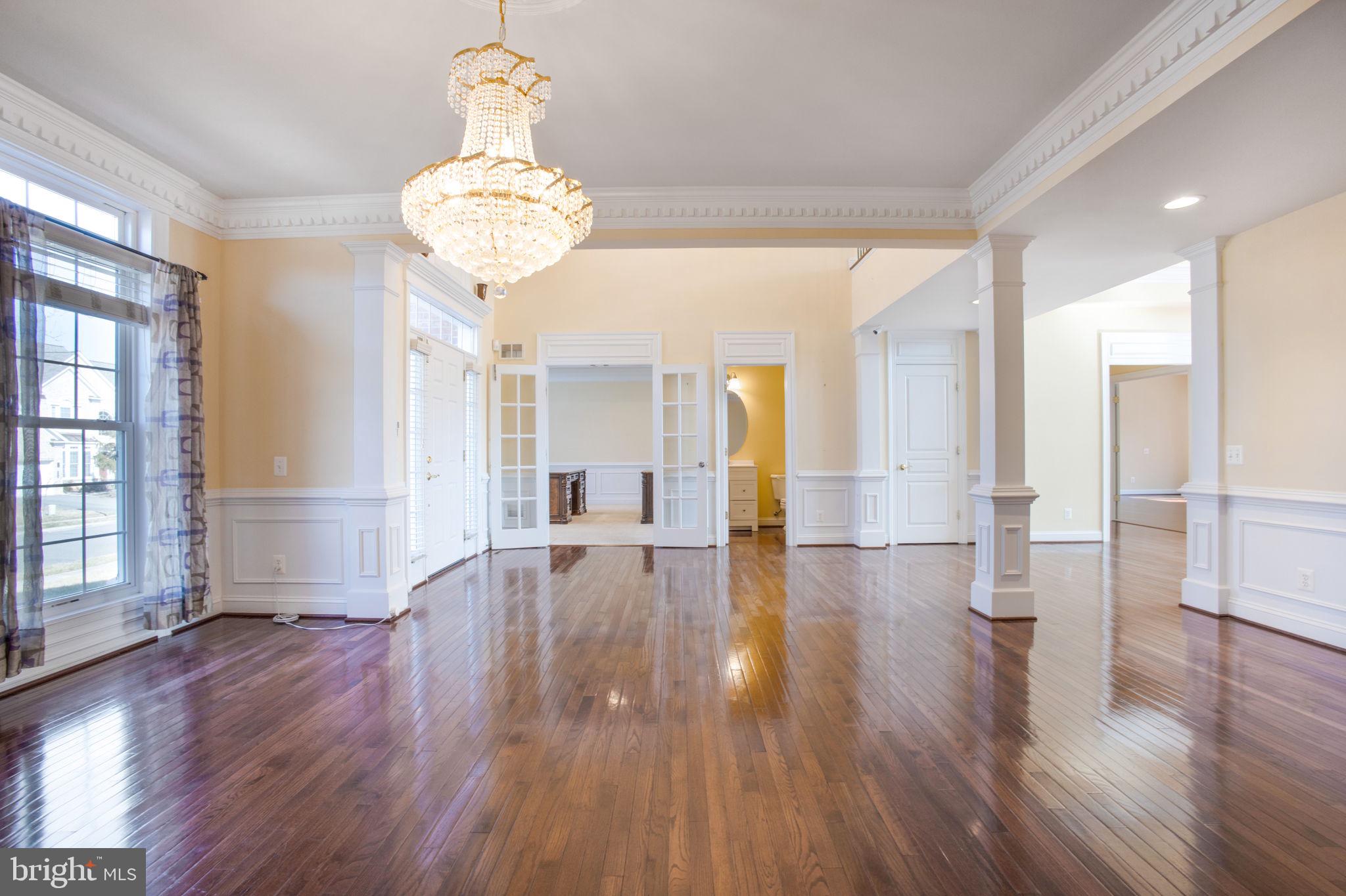 8917 Rhododendron Cir