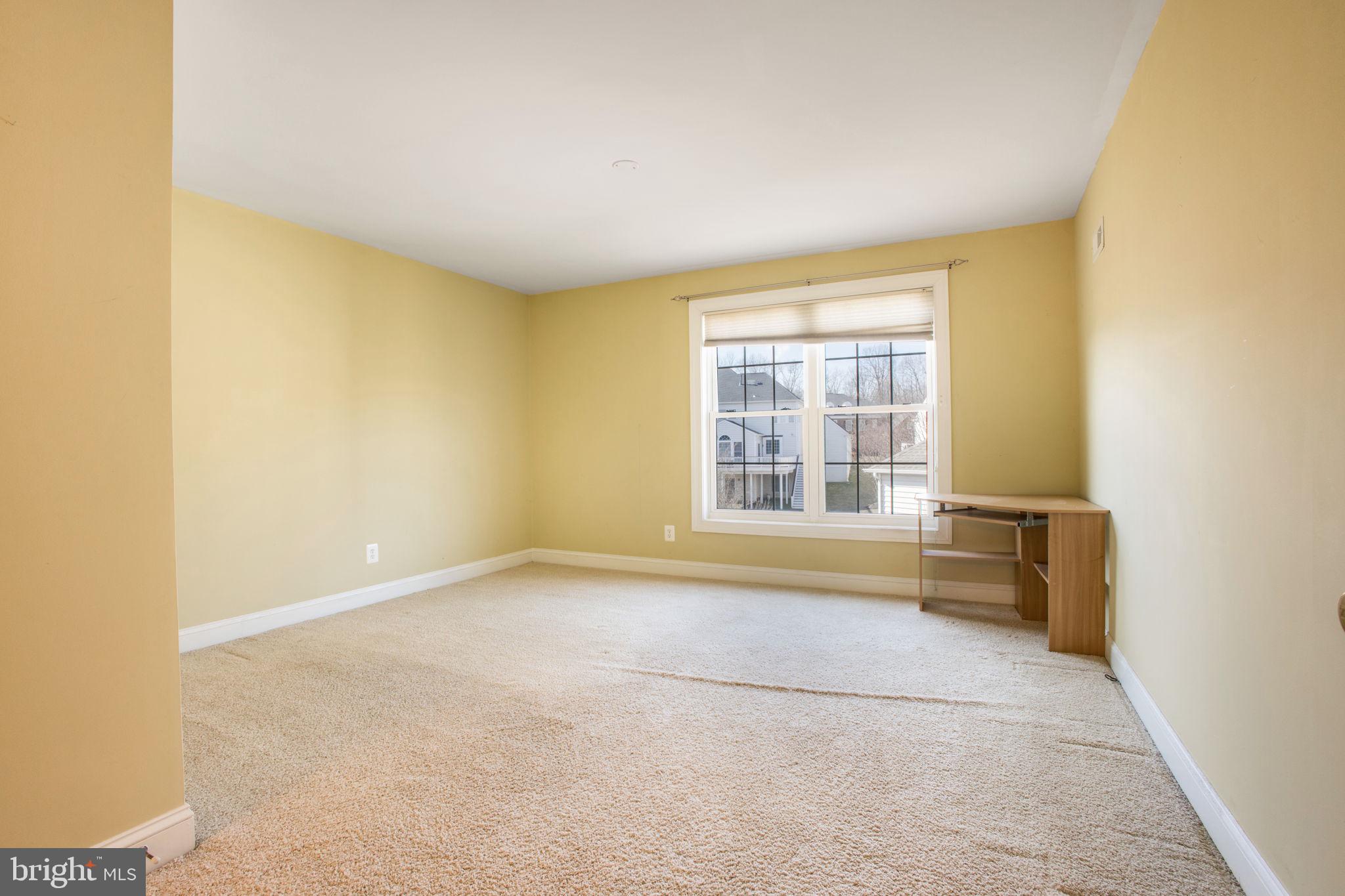 8917 Rhododendron Cir