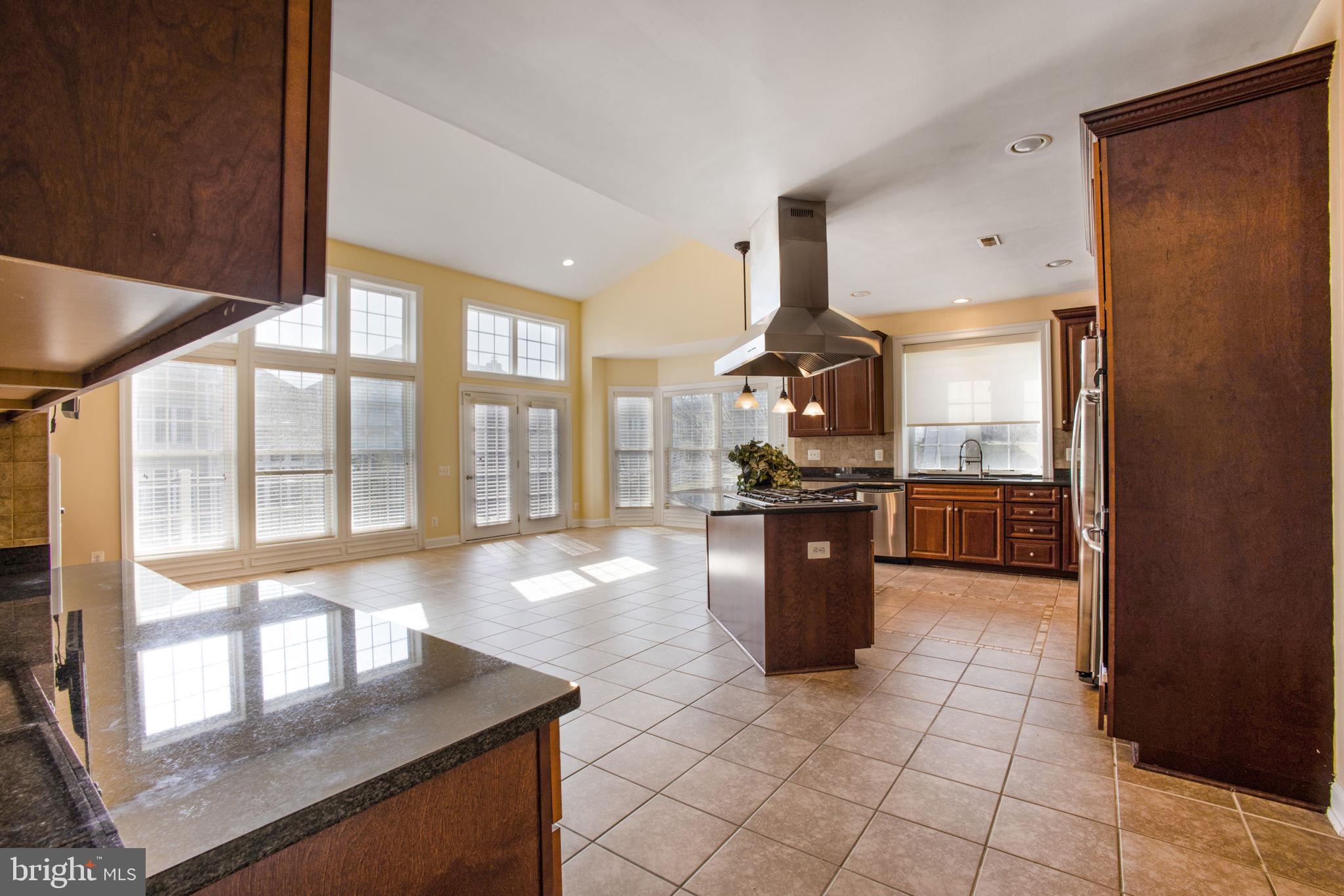 8917 Rhododendron Cir