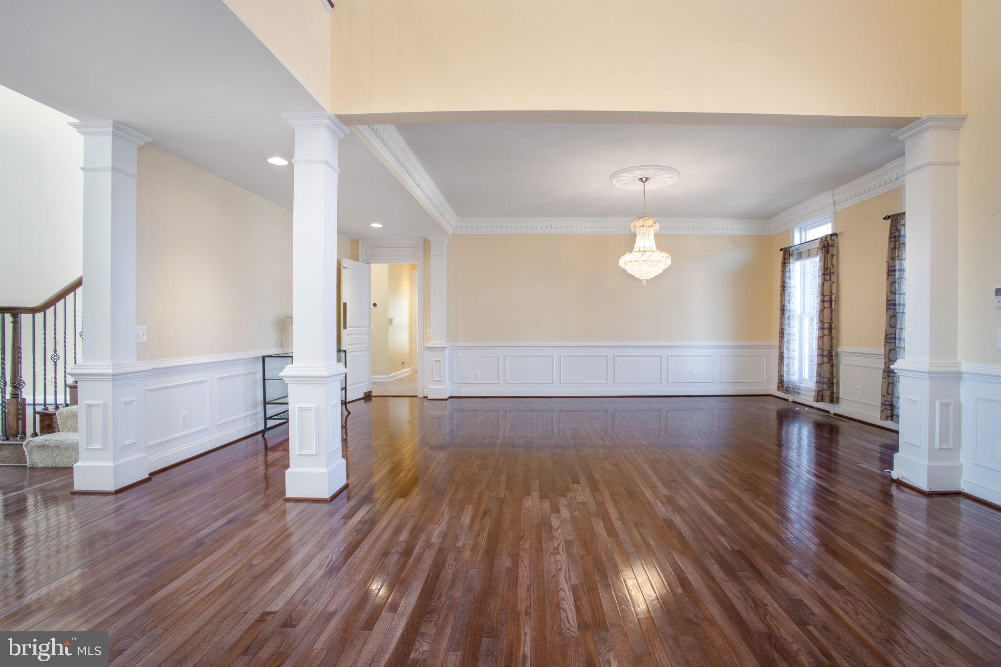 8917 Rhododendron Cir