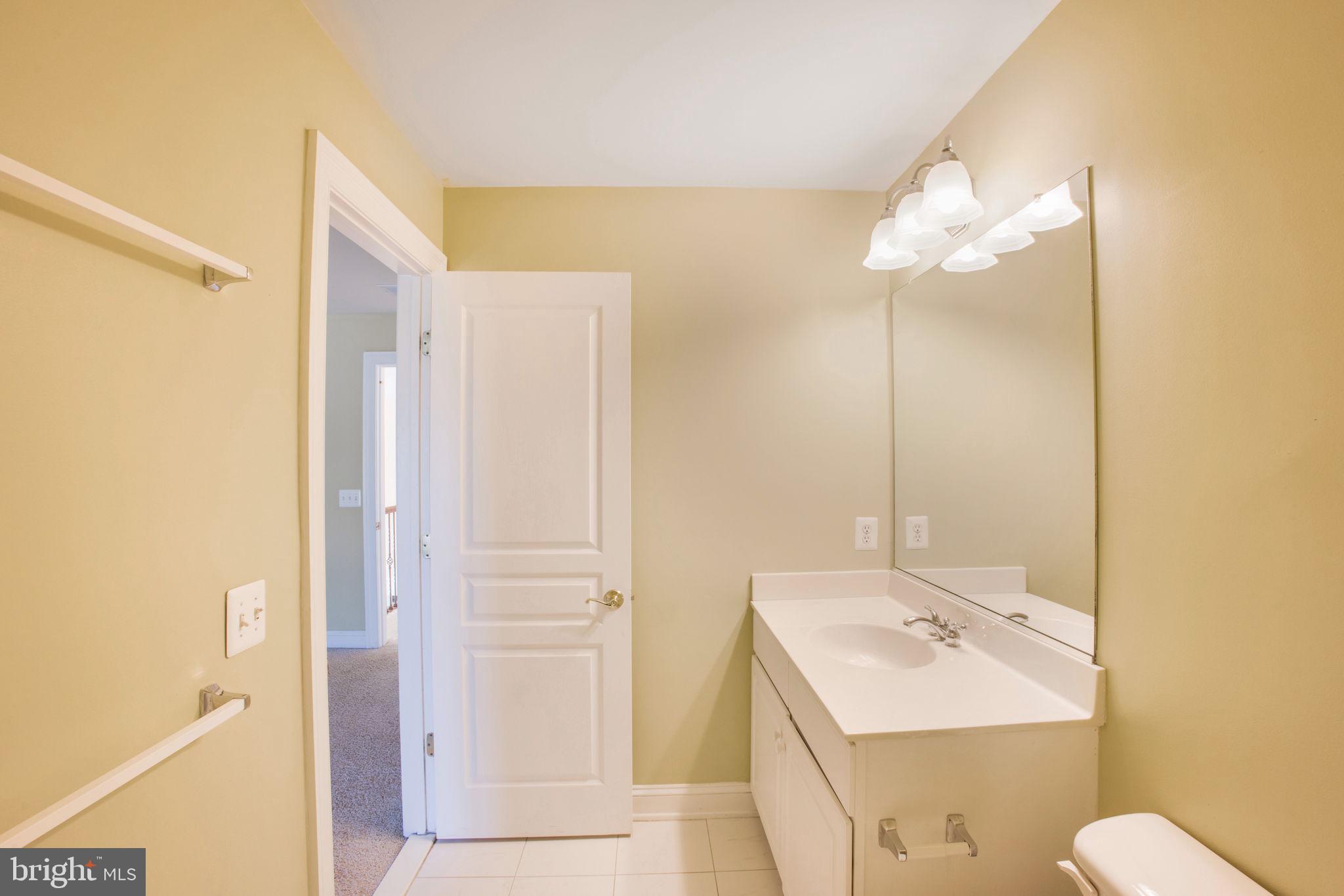 8917 Rhododendron Cir