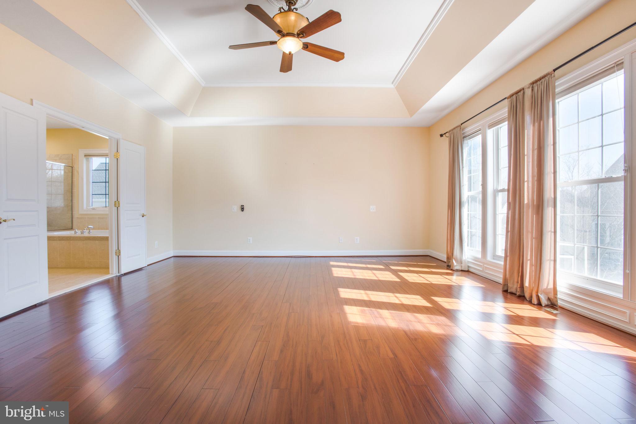 8917 Rhododendron Cir