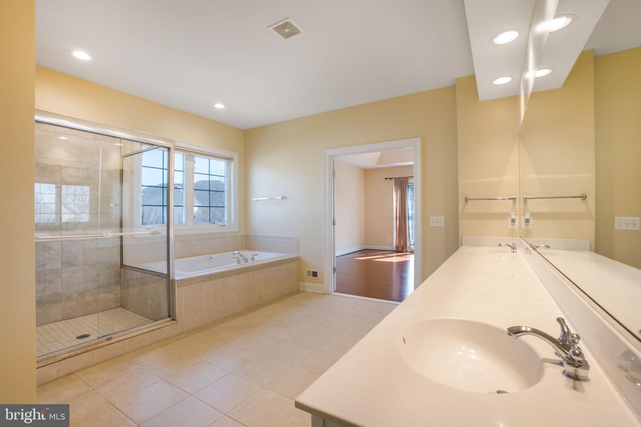 8917 Rhododendron Cir