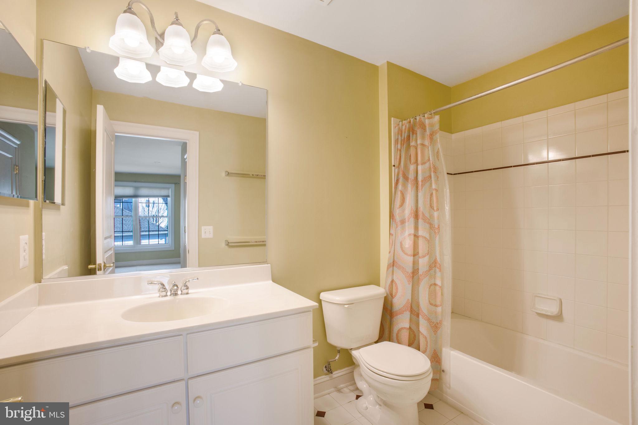 8917 Rhododendron Cir