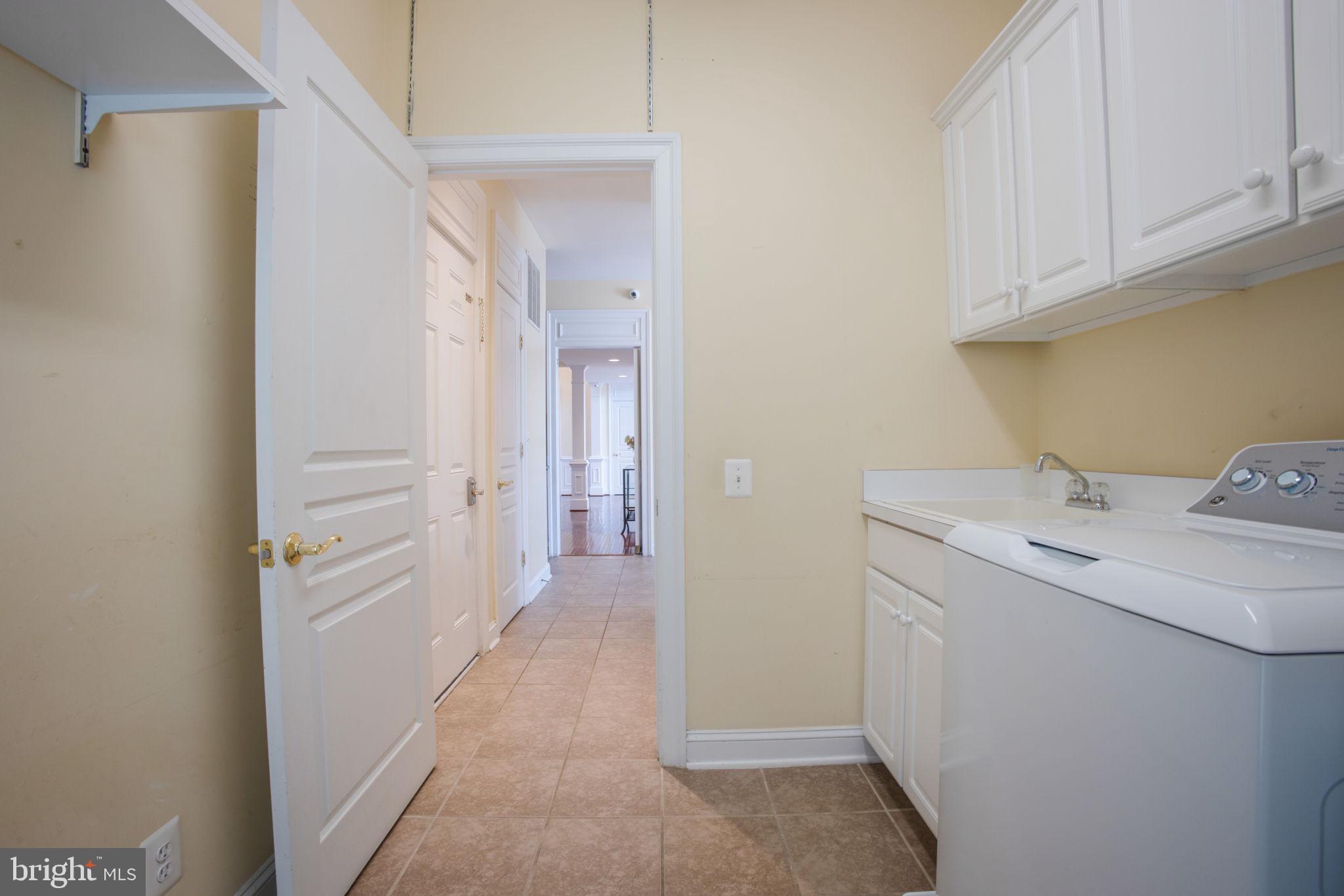 8917 Rhododendron Cir