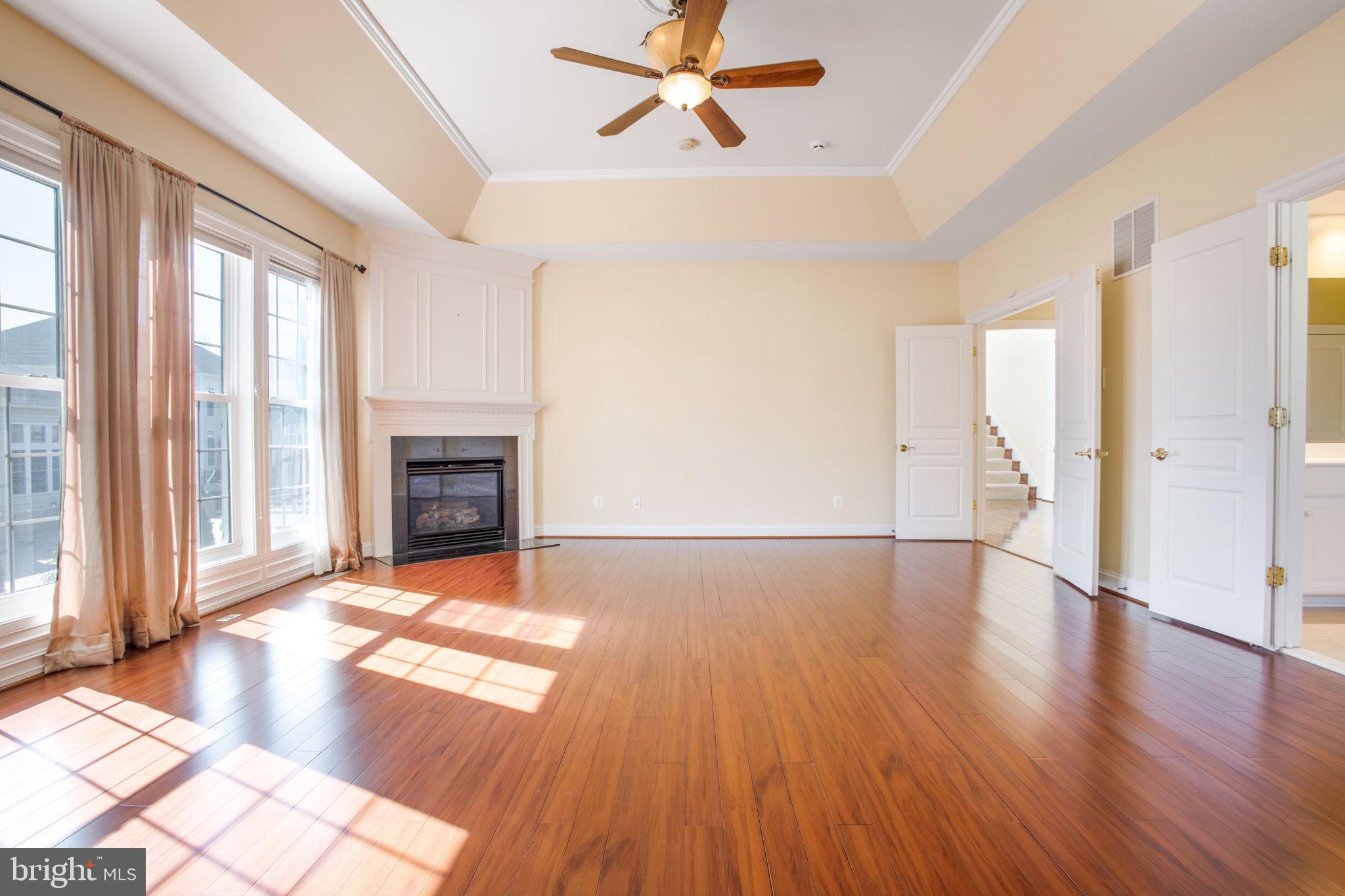 8917 Rhododendron Cir