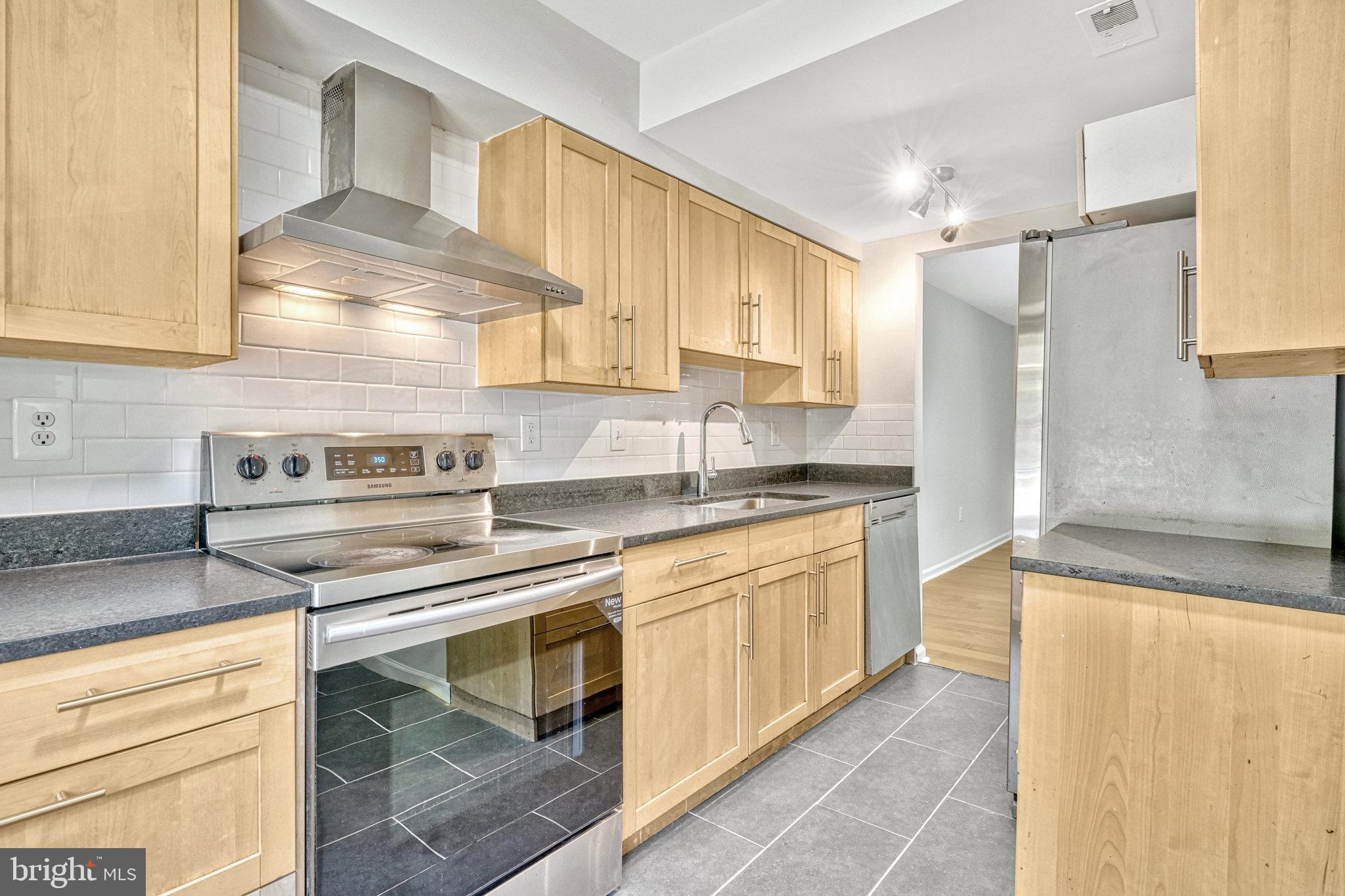 6454 BLARNEY STONE CT