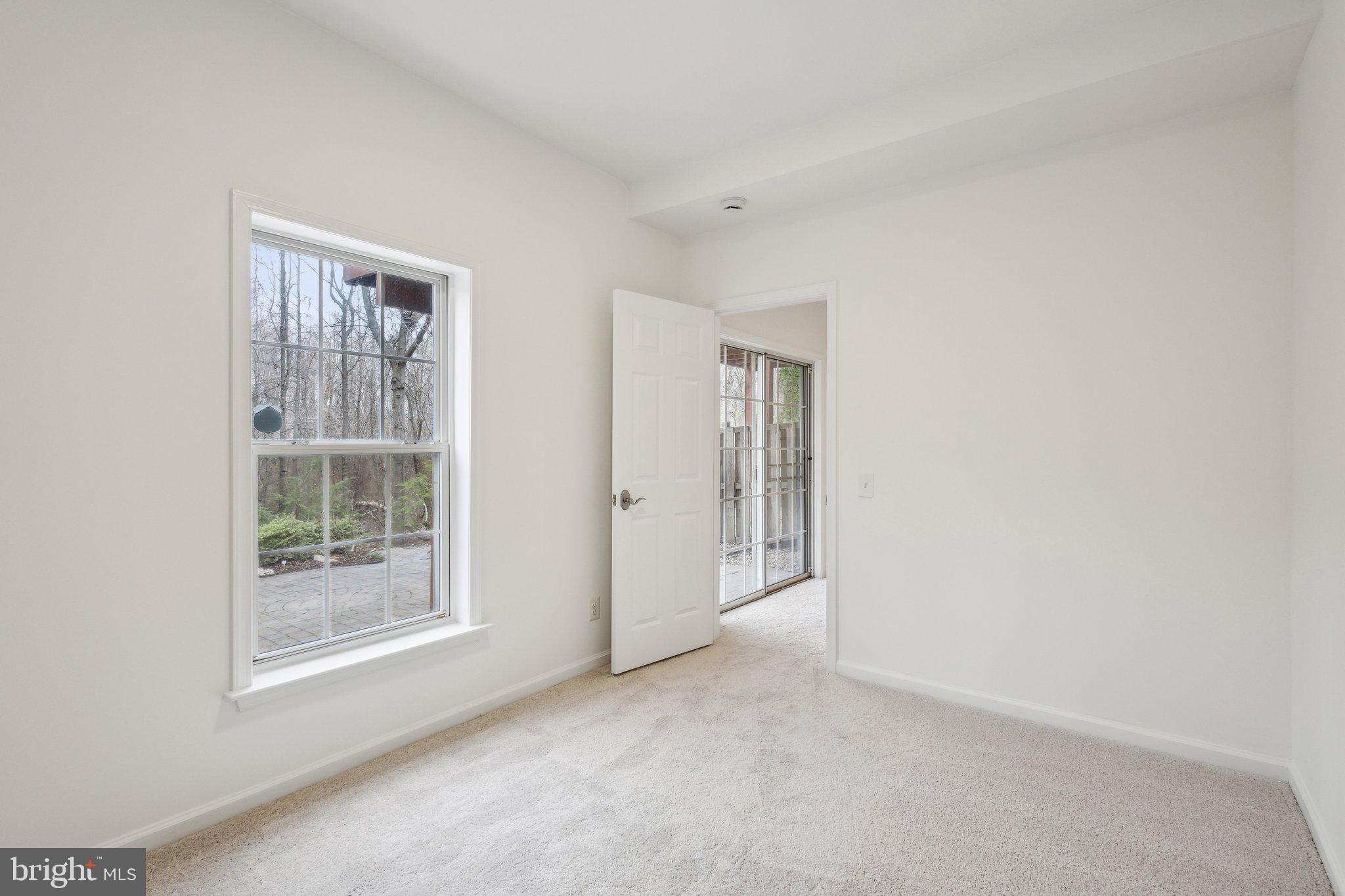 6150 Manchester Park Cir