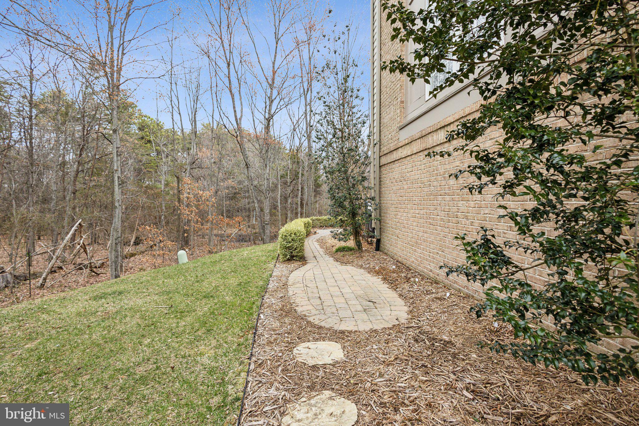 6150 Manchester Park Cir