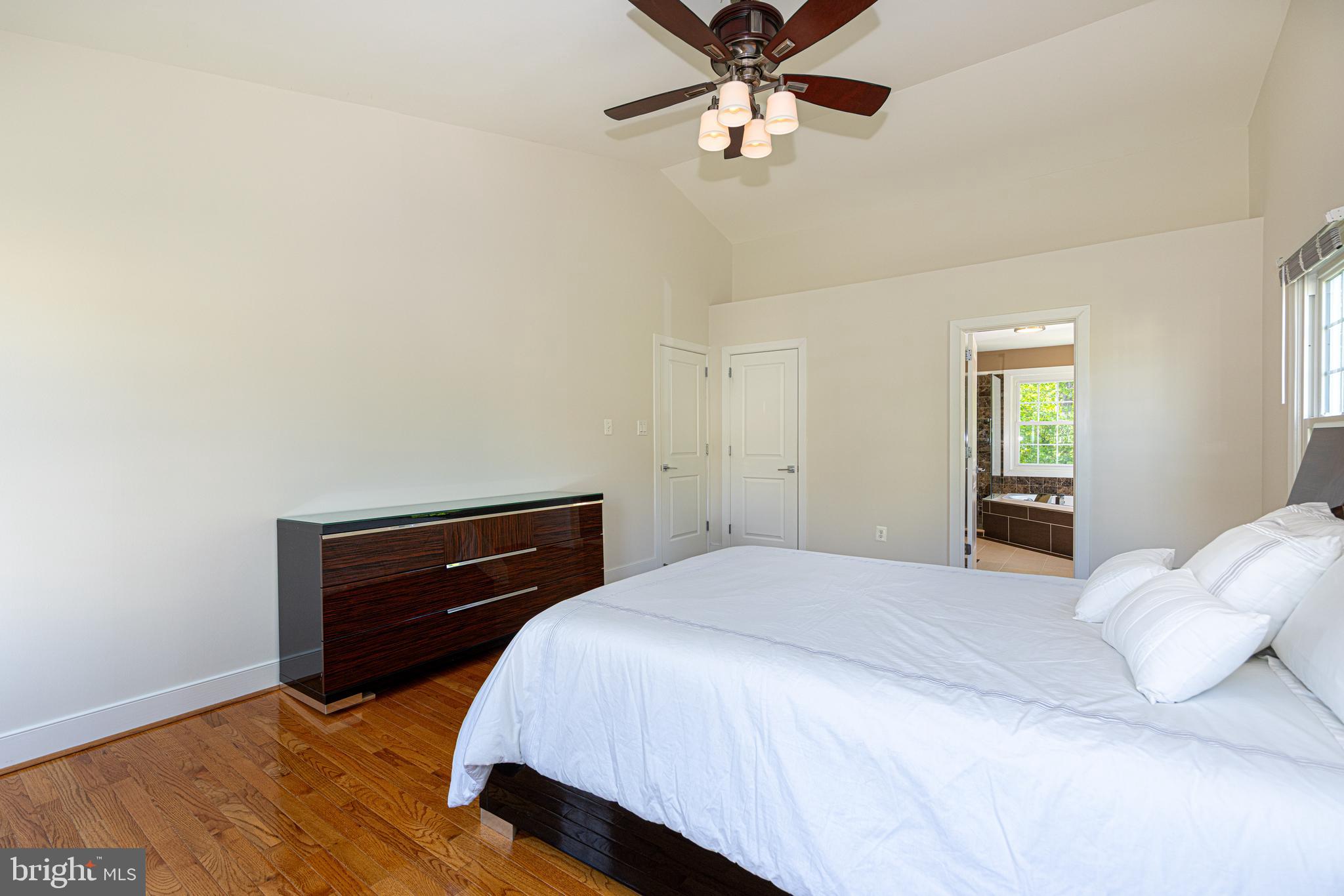 9126 John Way