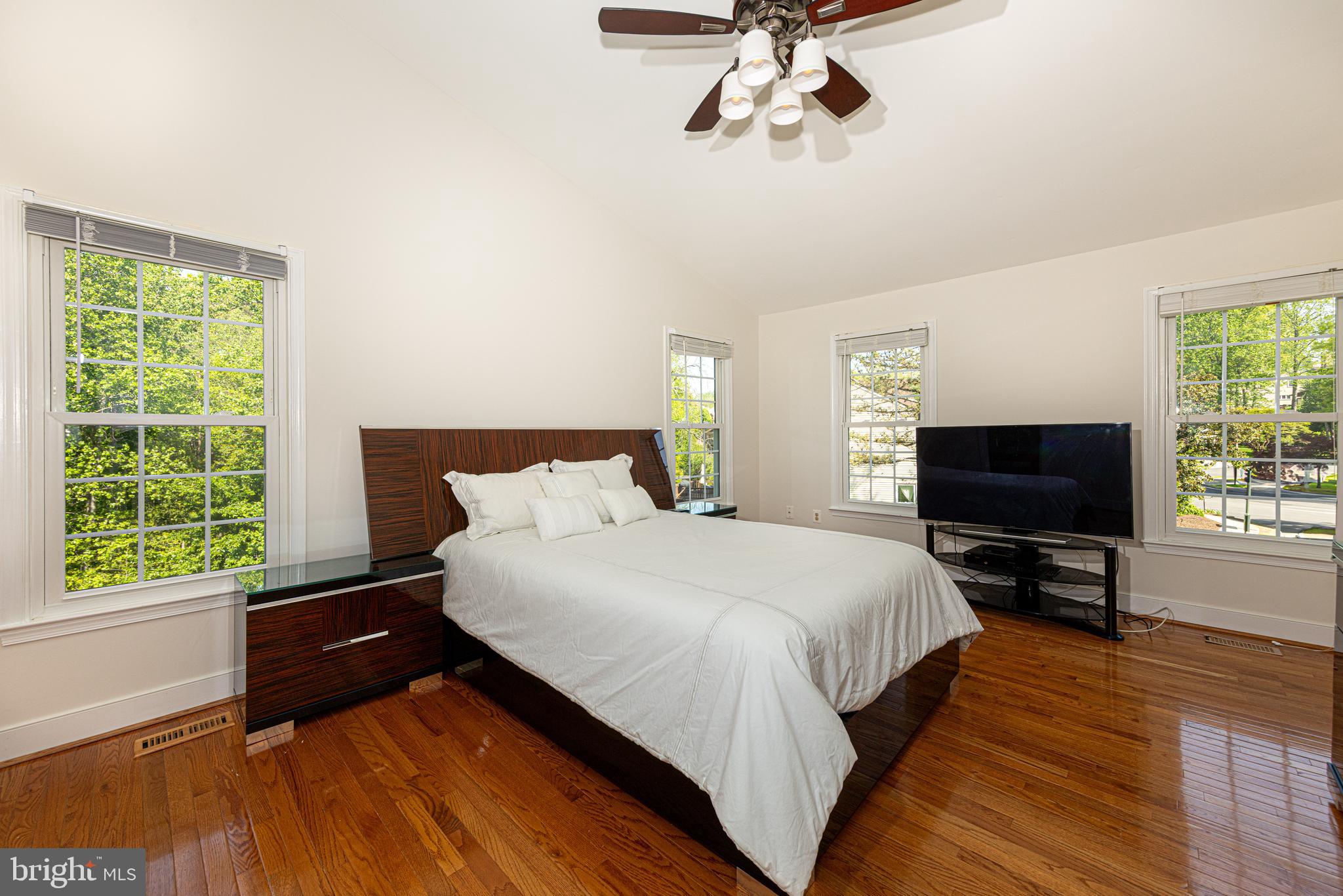 9126 John Way