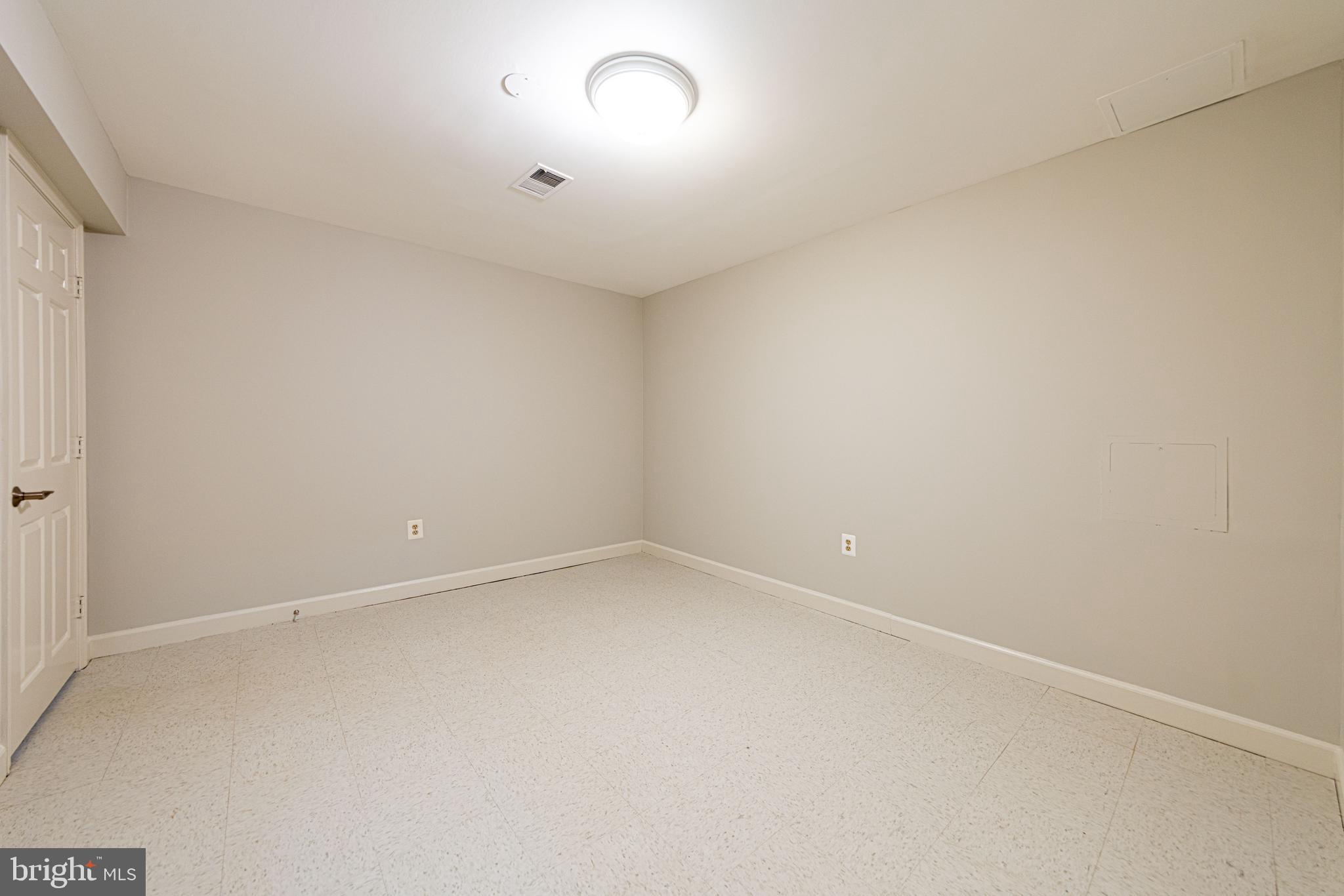9126 John Way
