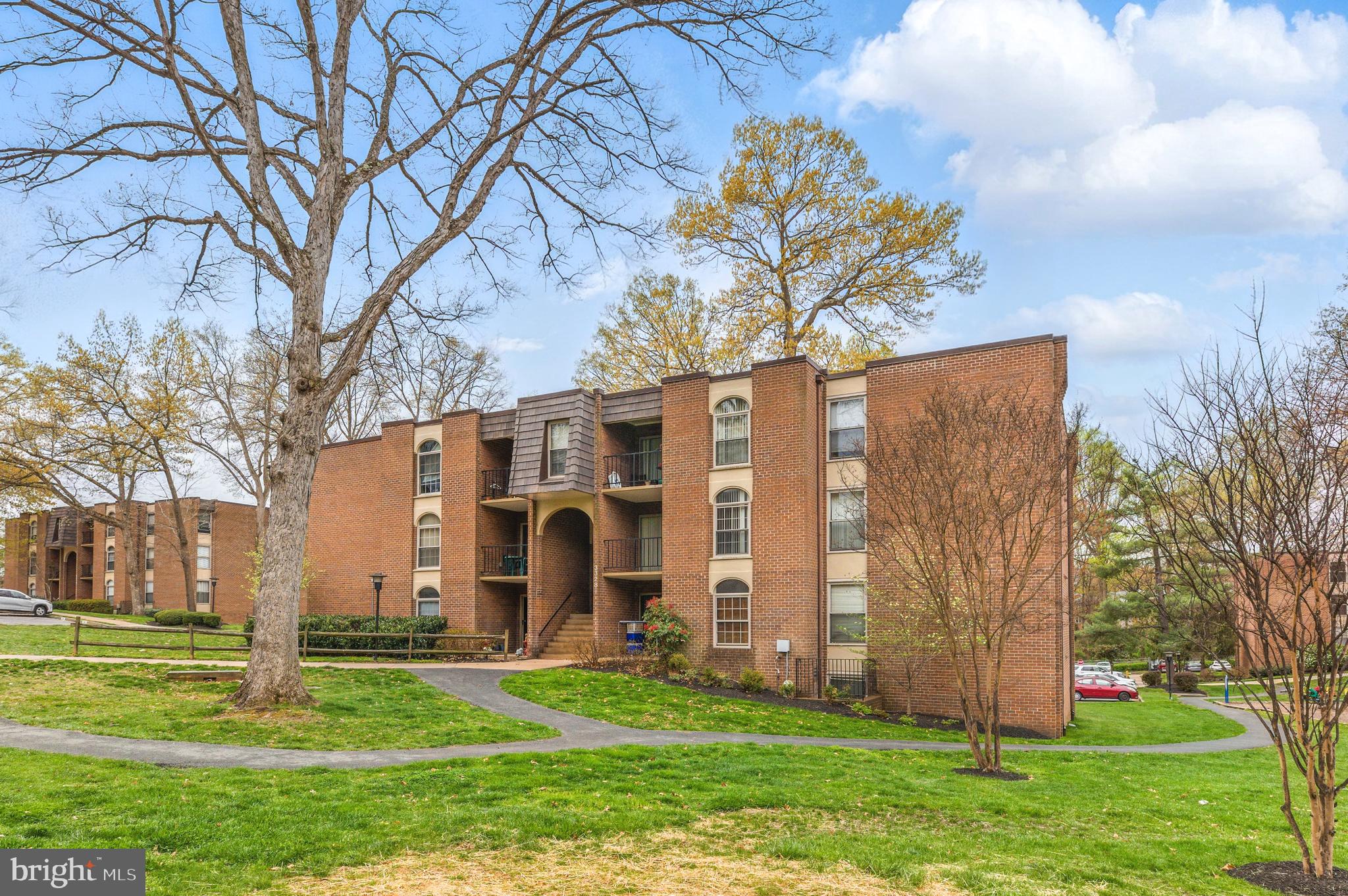 3328 Woodburn Village Dr #23