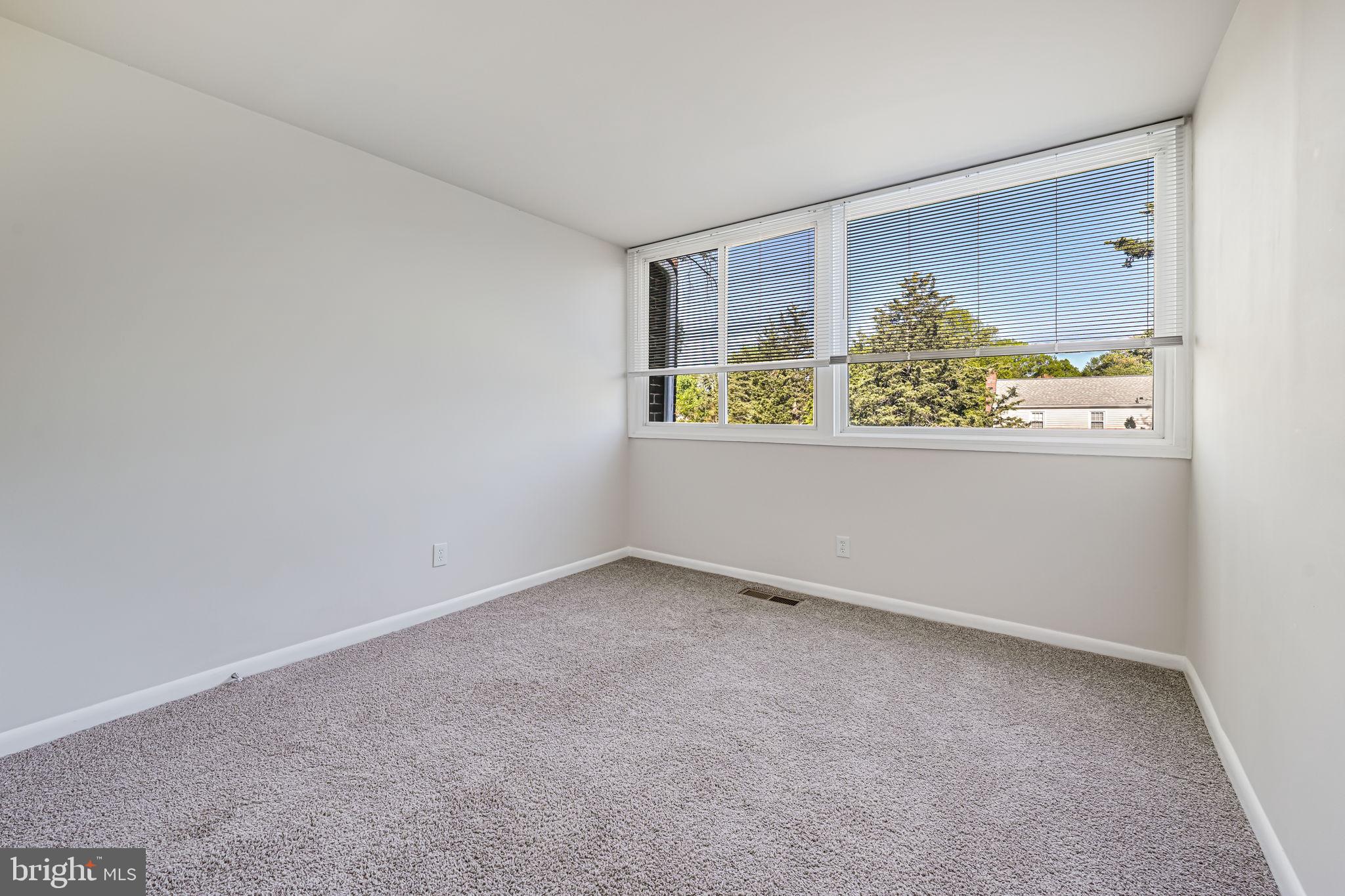 1222 Magnolia Ln