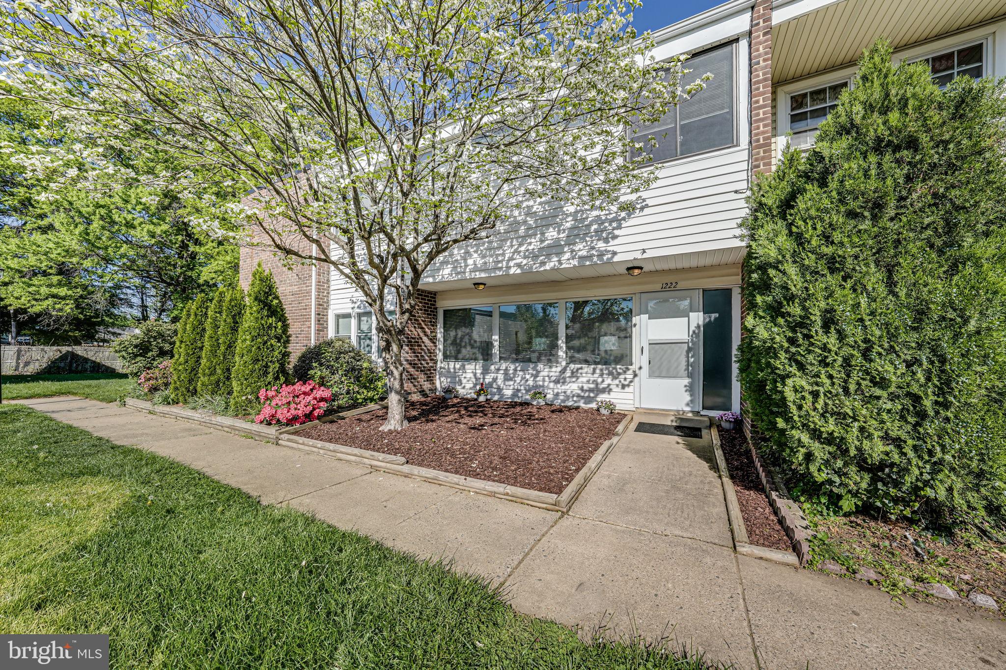 1222 Magnolia Ln