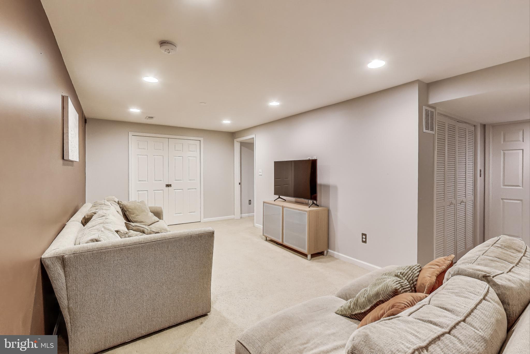 12209 Rowan Tree Dr