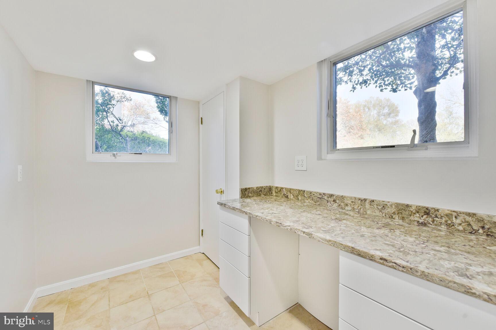 1517 Tuba Ct