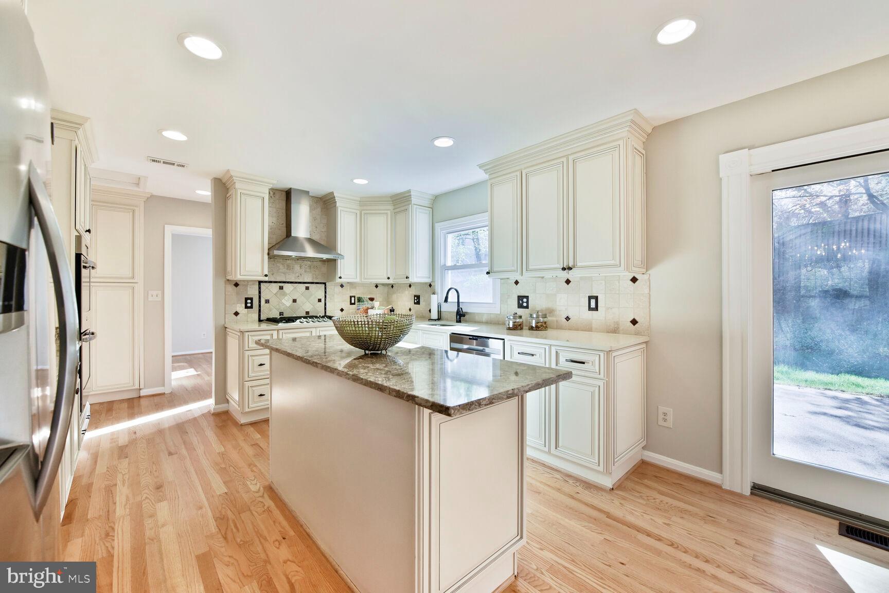 1517 Tuba Ct