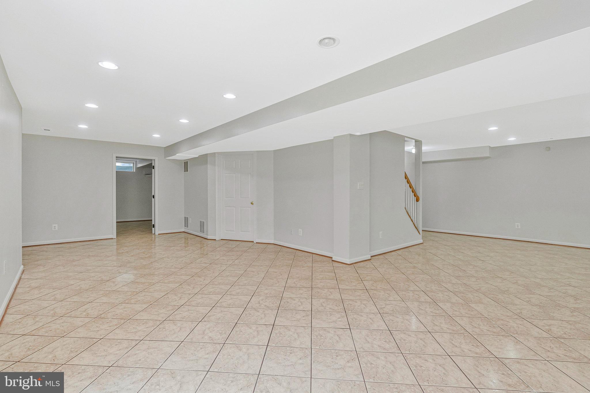 10857 Hunter Gate Way